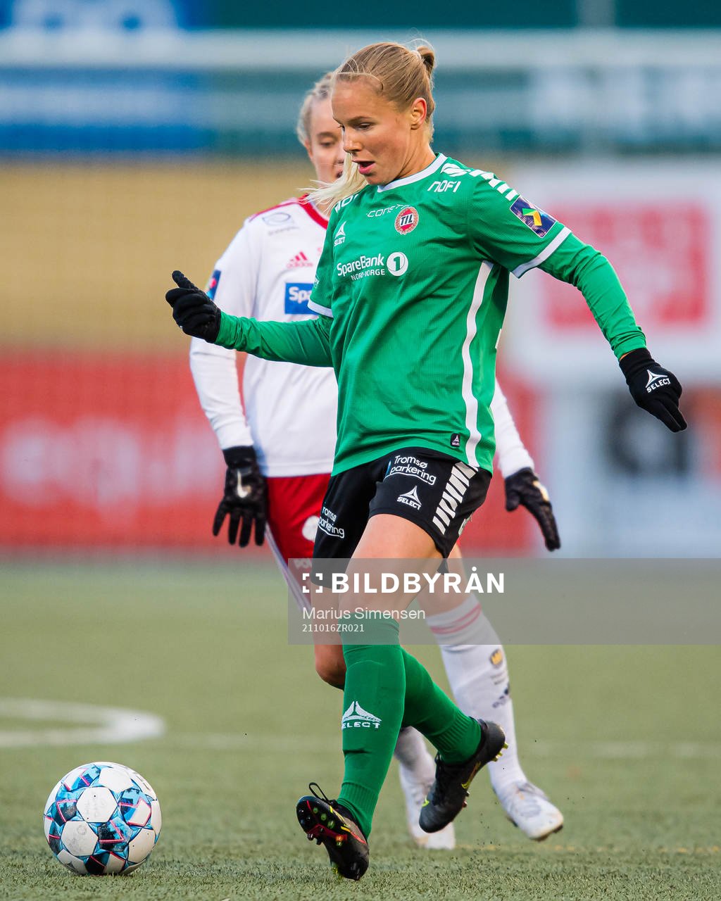 Sandra Rebecca Nikolaisen Simonsen of Fløya