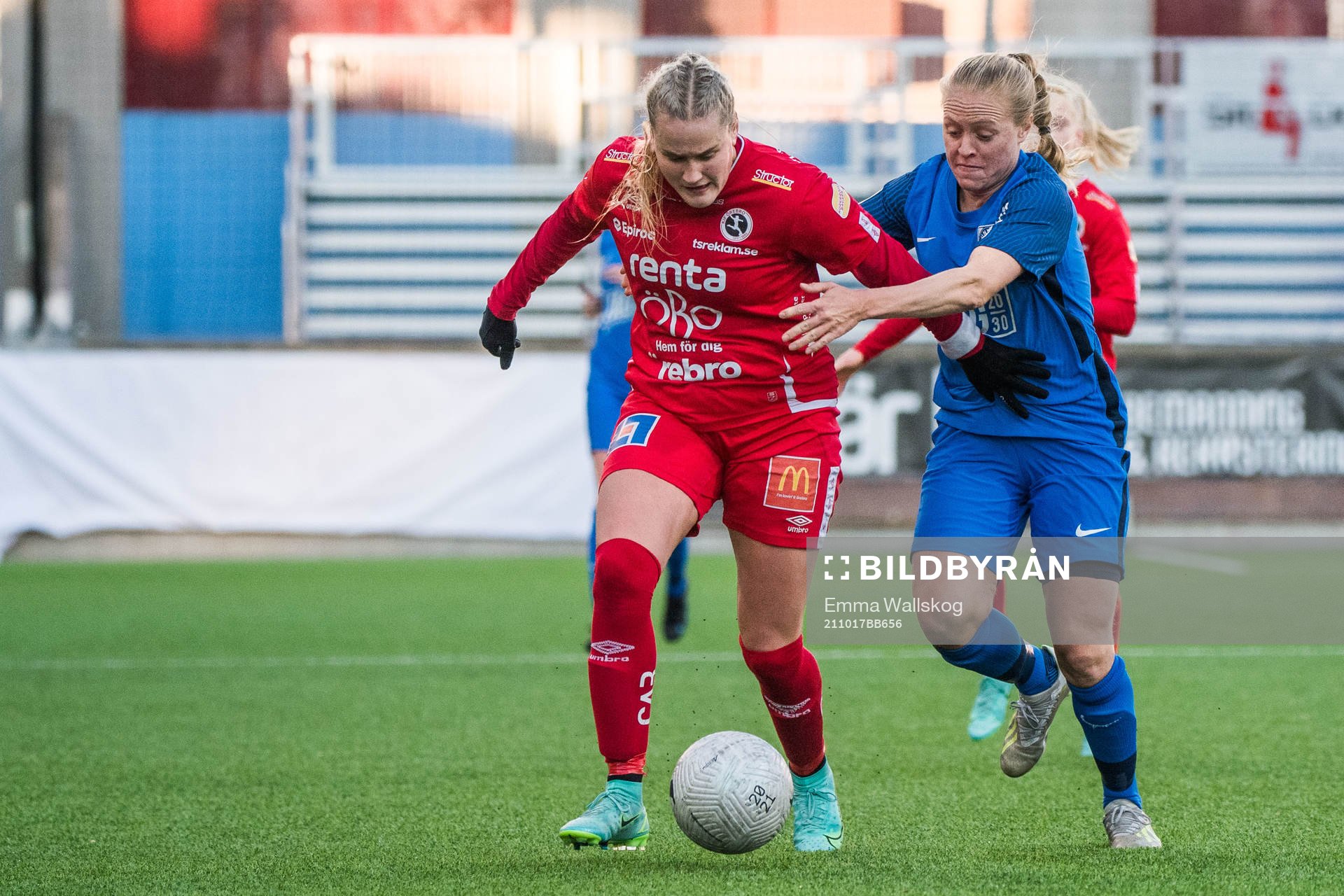 Örebros Elin Pikkujämsä och Eskilstunas Mia Jalkerud