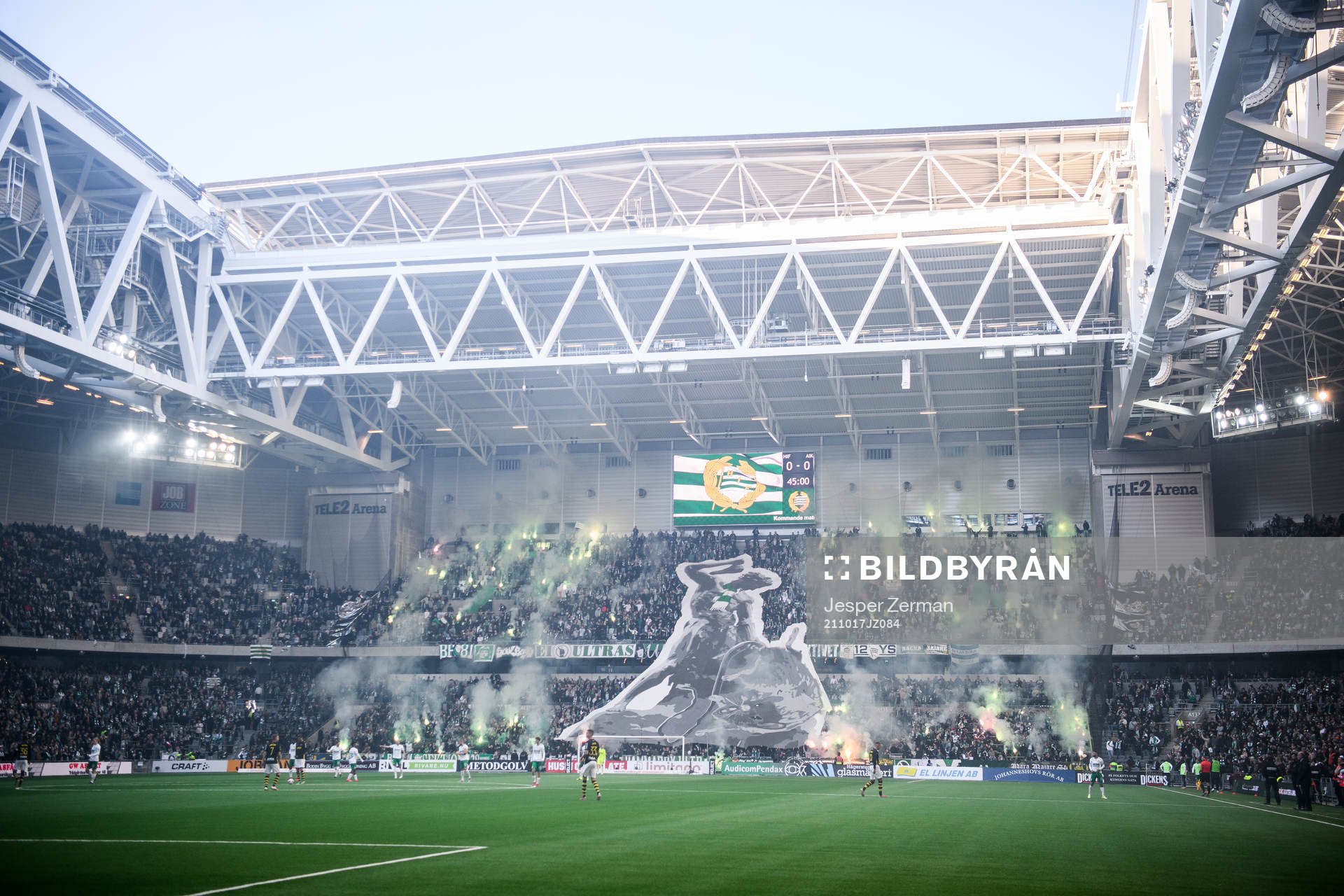 Hammarbys supportrar med banderoller