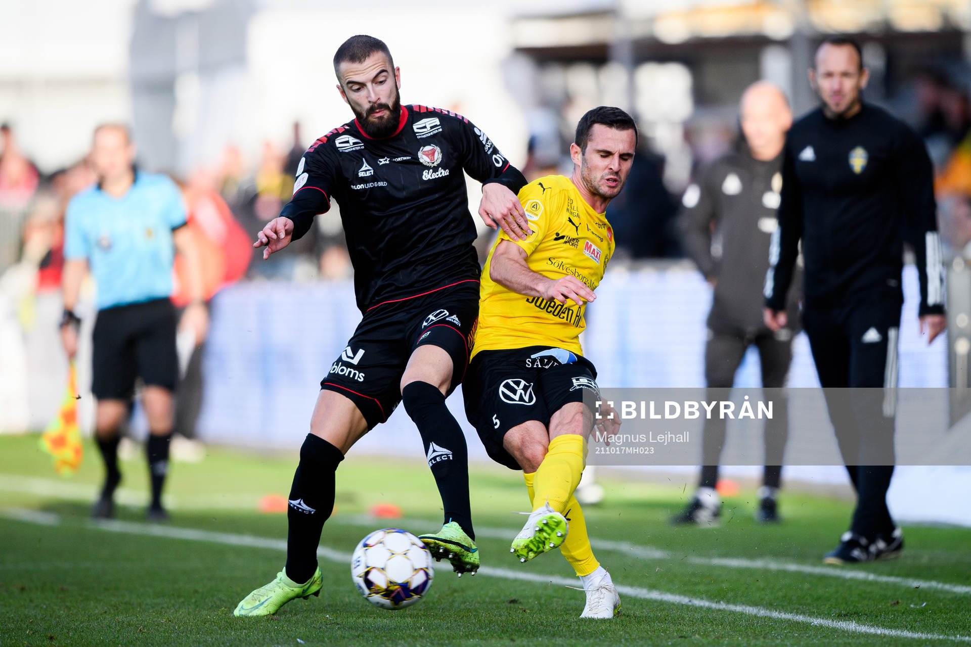 Kalmars Filip Sachpekidis och Mjällbys Kadir Hodzic