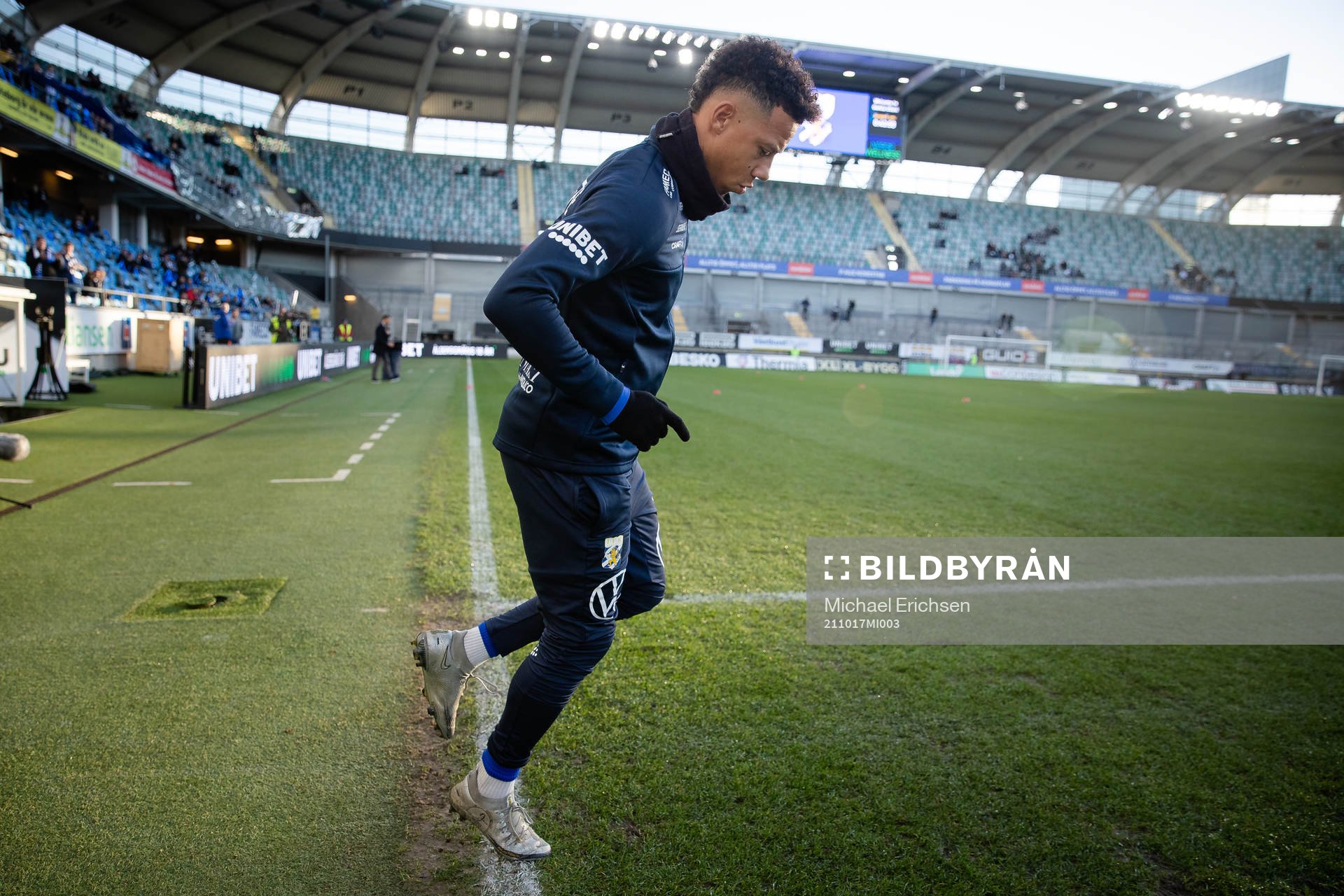 IFK Göteborgs Tobias Sana innan fotbollsmatchen i