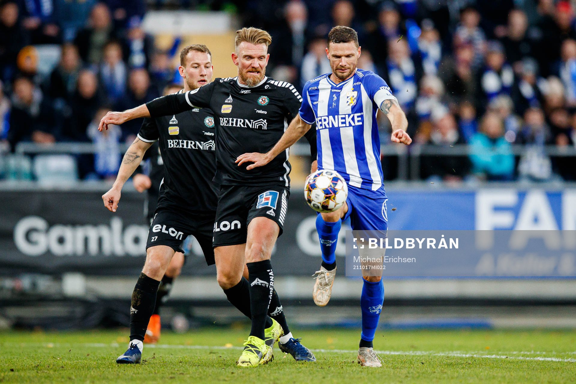 Örebros Michael Almebäck och IFK Göteborgs Marcus Berg
