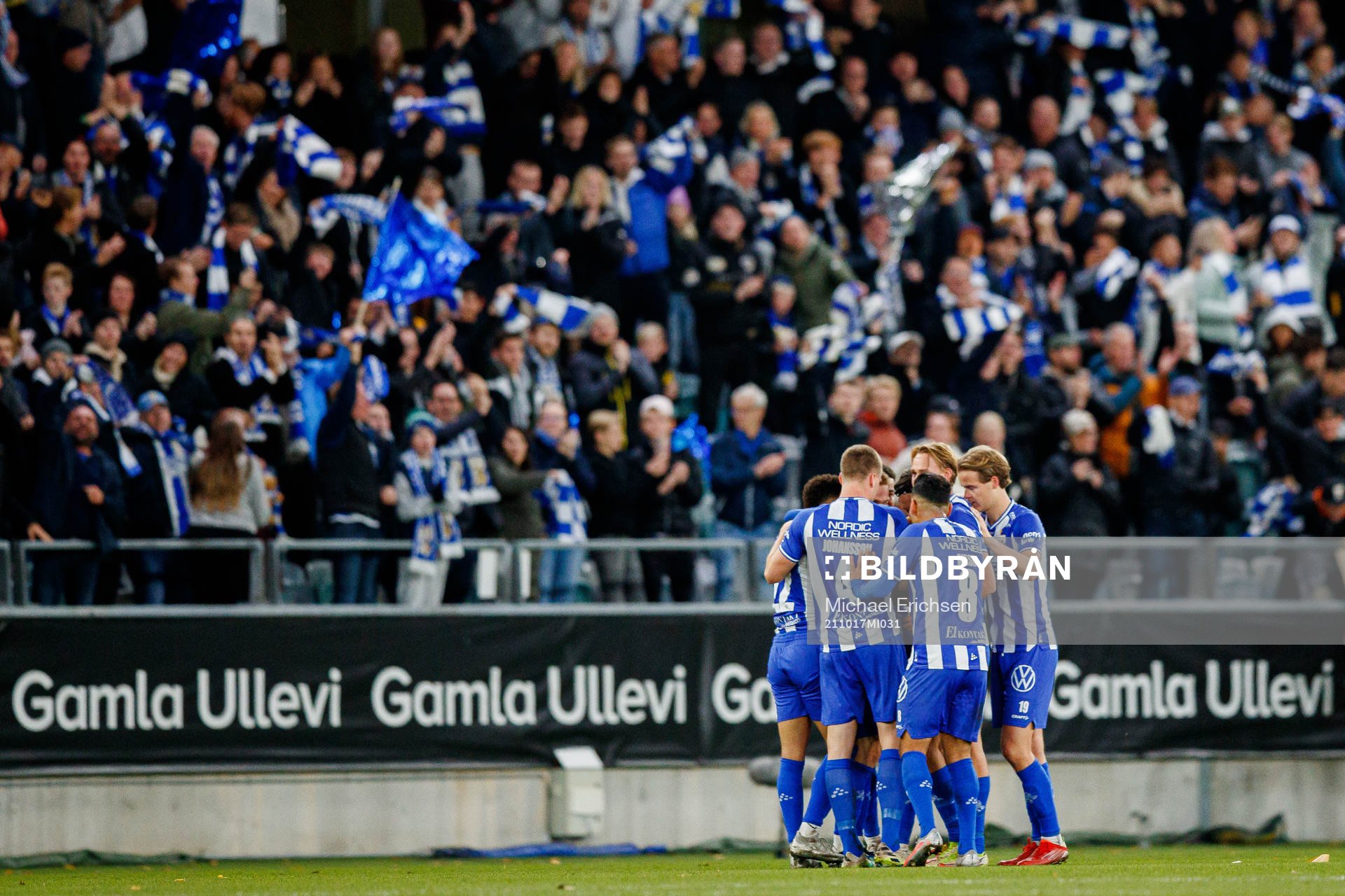 IFK Göteborgs spelare jublar med Oscar Wendt