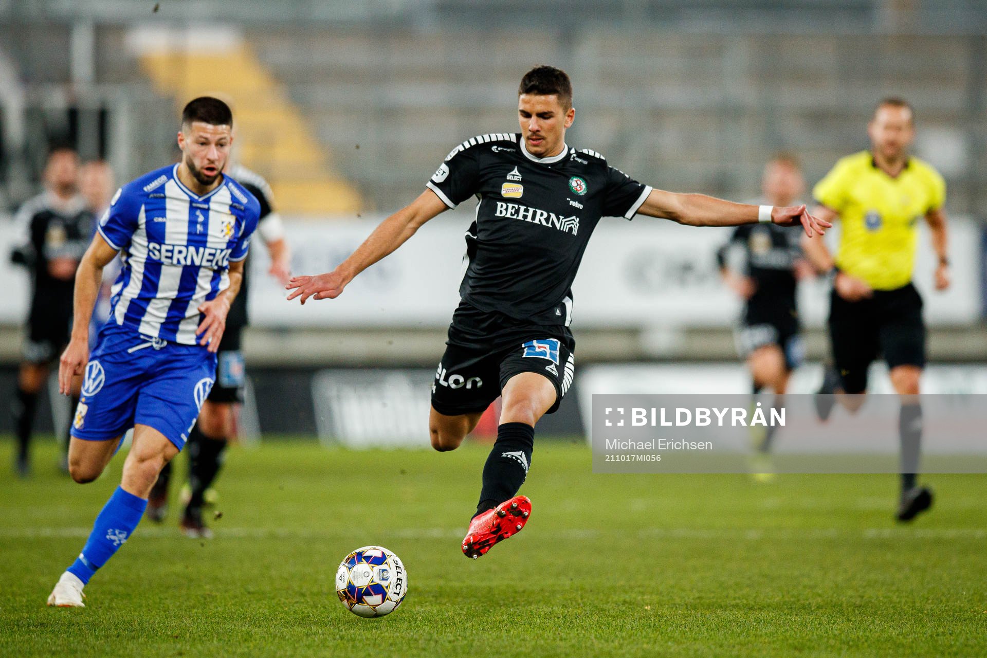 IFK Göteborgs Kevin Yakob  och Örebros Hussein Ali