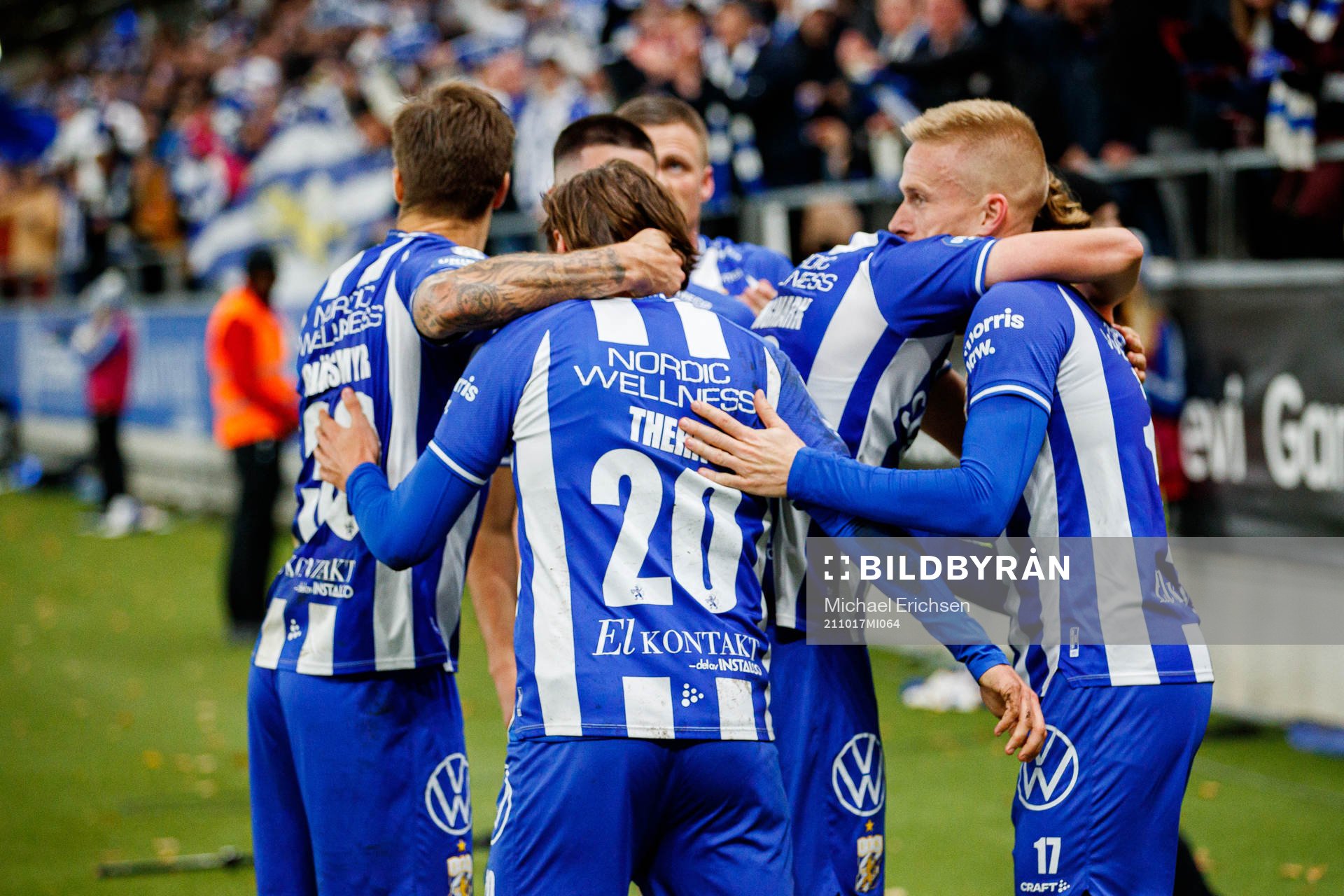 IFK Göteborgs spelare jublar med Oscar Wendt