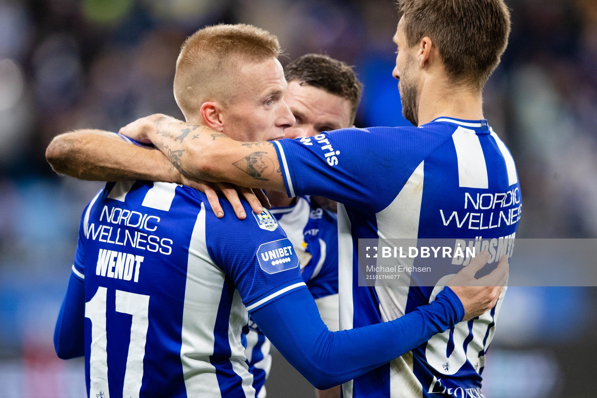 IFK Göteborgs Oscar Wendt  jublar ihop med Marcus Berg och