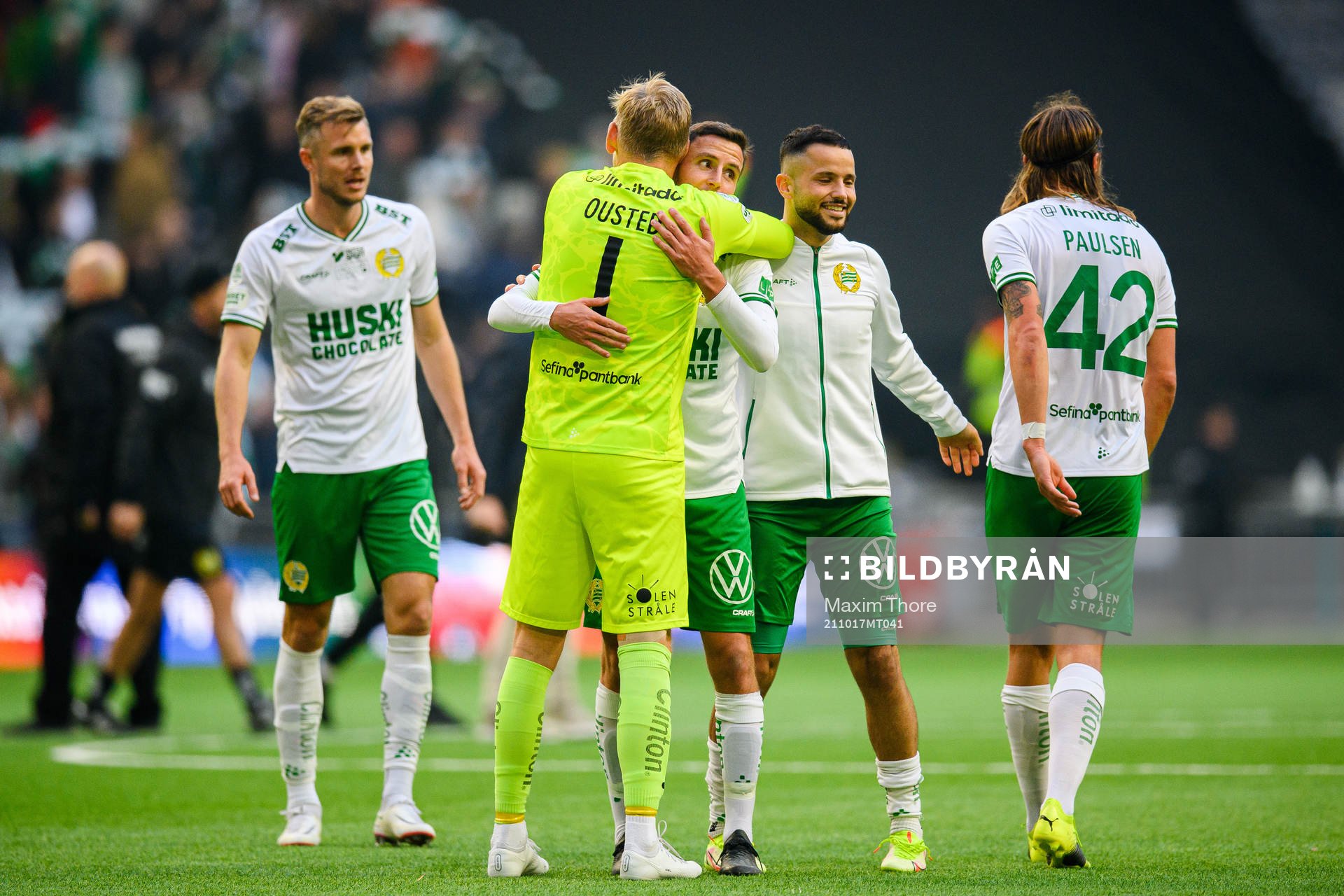 Hammarbys målvakt David Ousted och Jeppe Andersen jublar