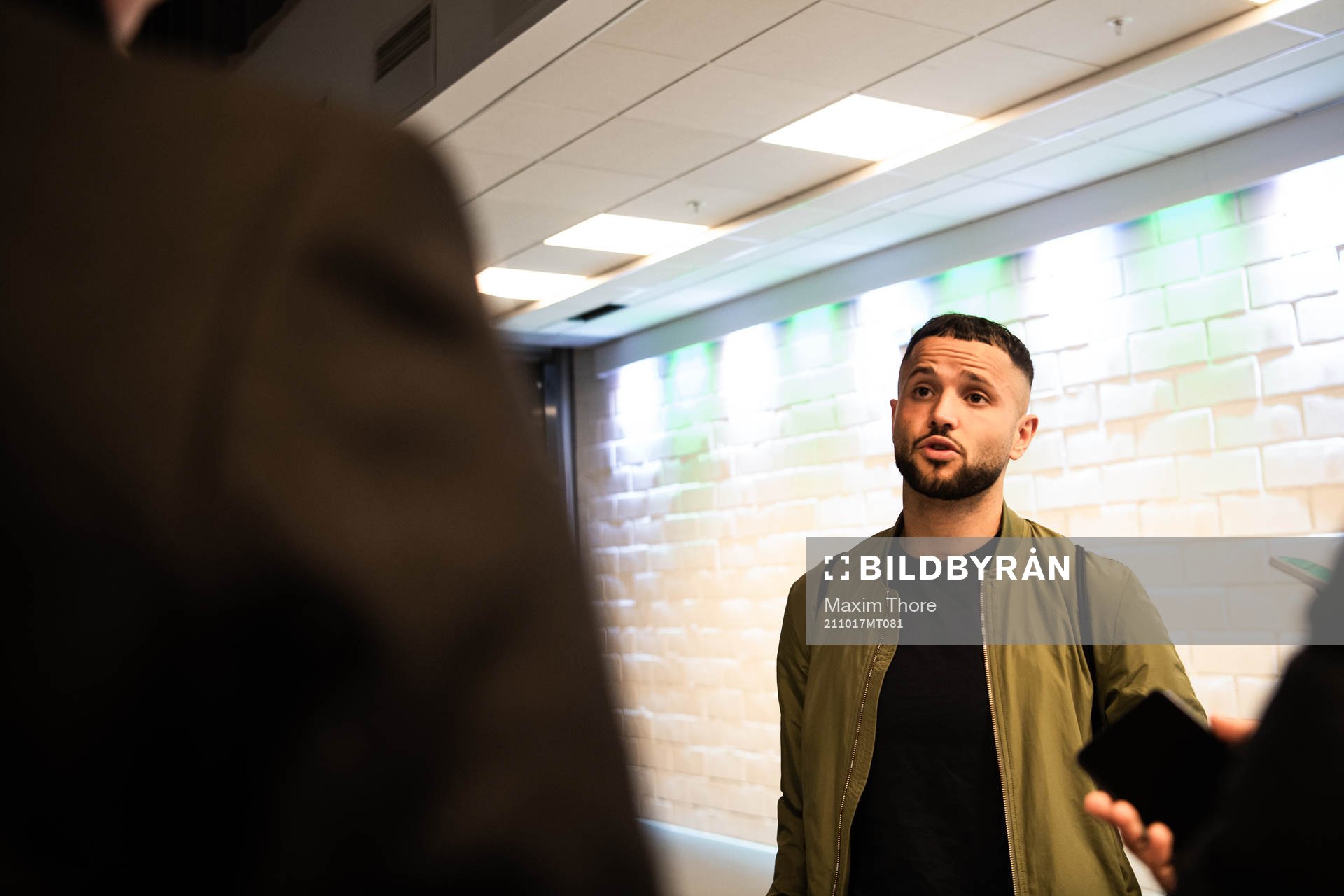 Hammarbys Mohanad Jeahze i den mixade zonen efter fotbollsmatchen i Allsvenskan mellan Hammarby och AIK den 17 oktober 2021 i Stockholm. 