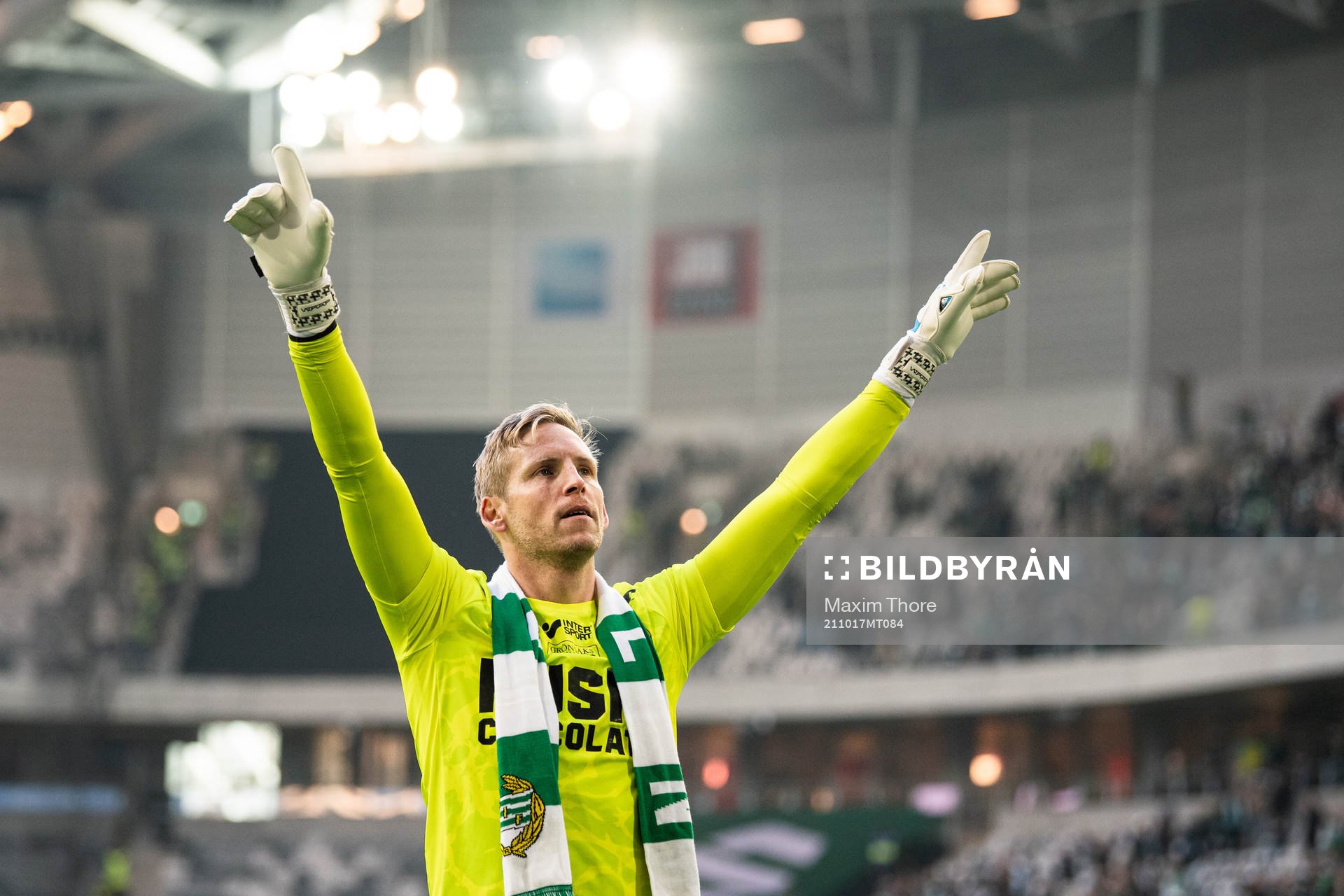Hammarbys målvakt David Ousted jublar