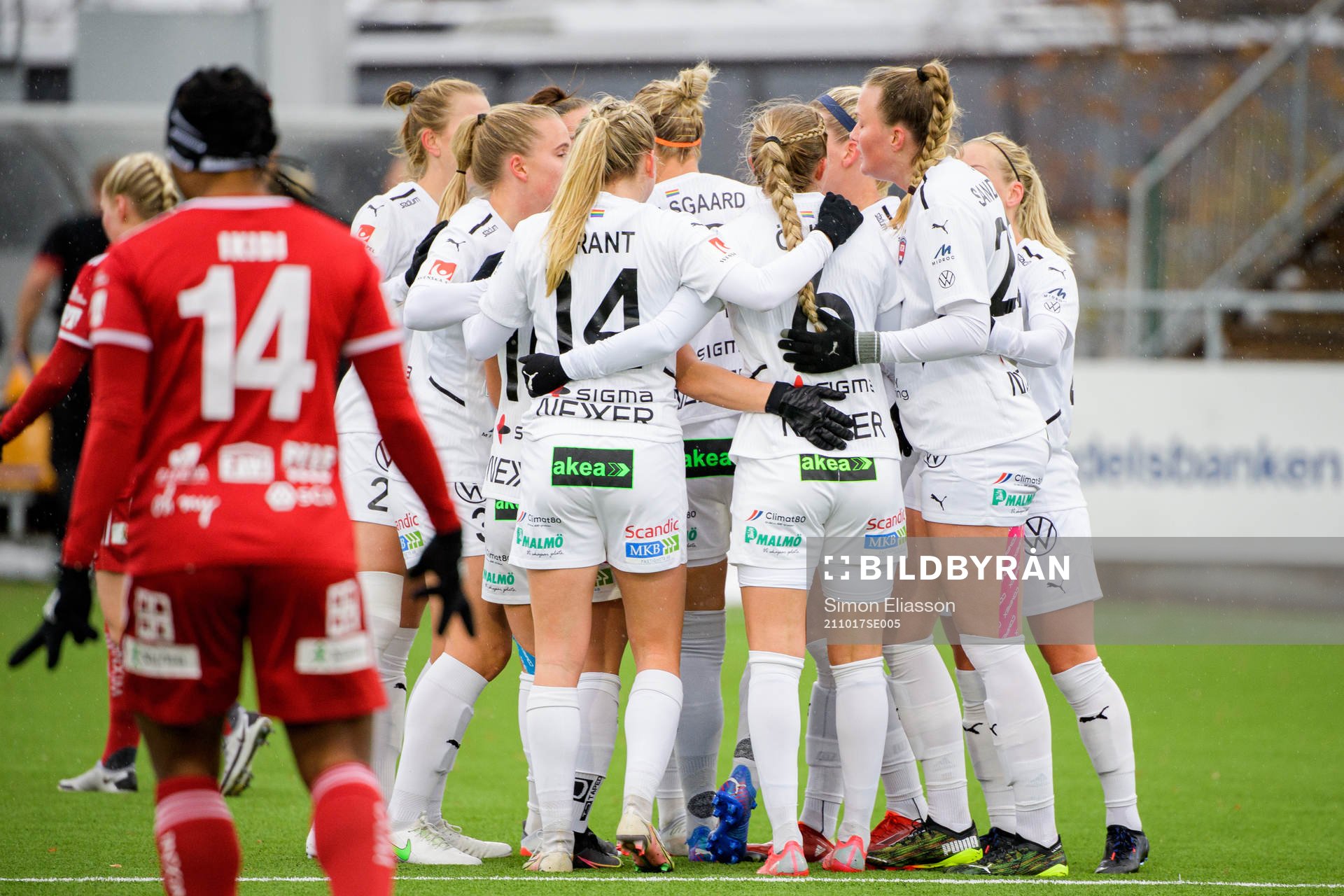 Rosengårds spelare jublar