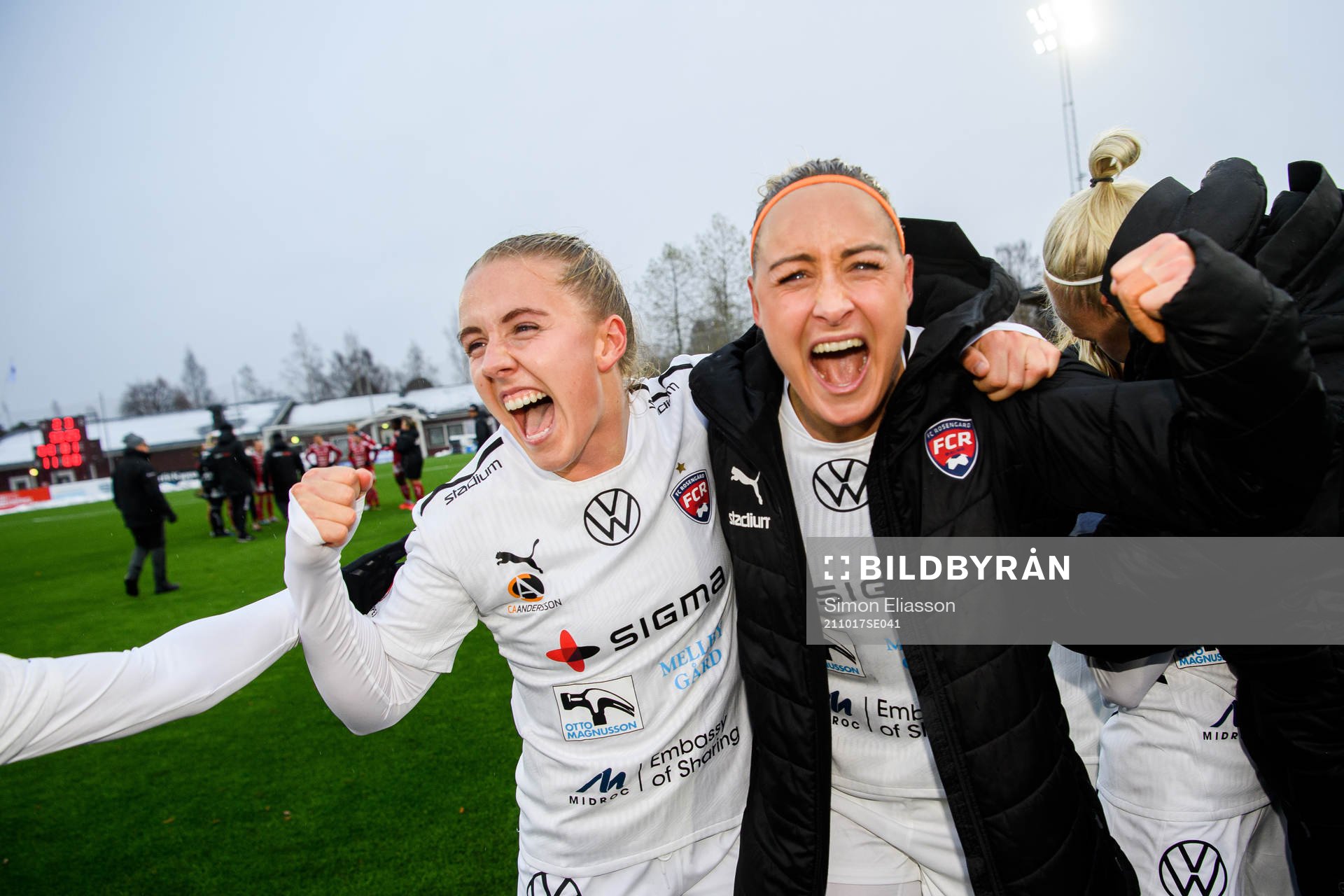 Rosengårds Gudrun Arnardottir och Sanne Troelsgaard jublar
