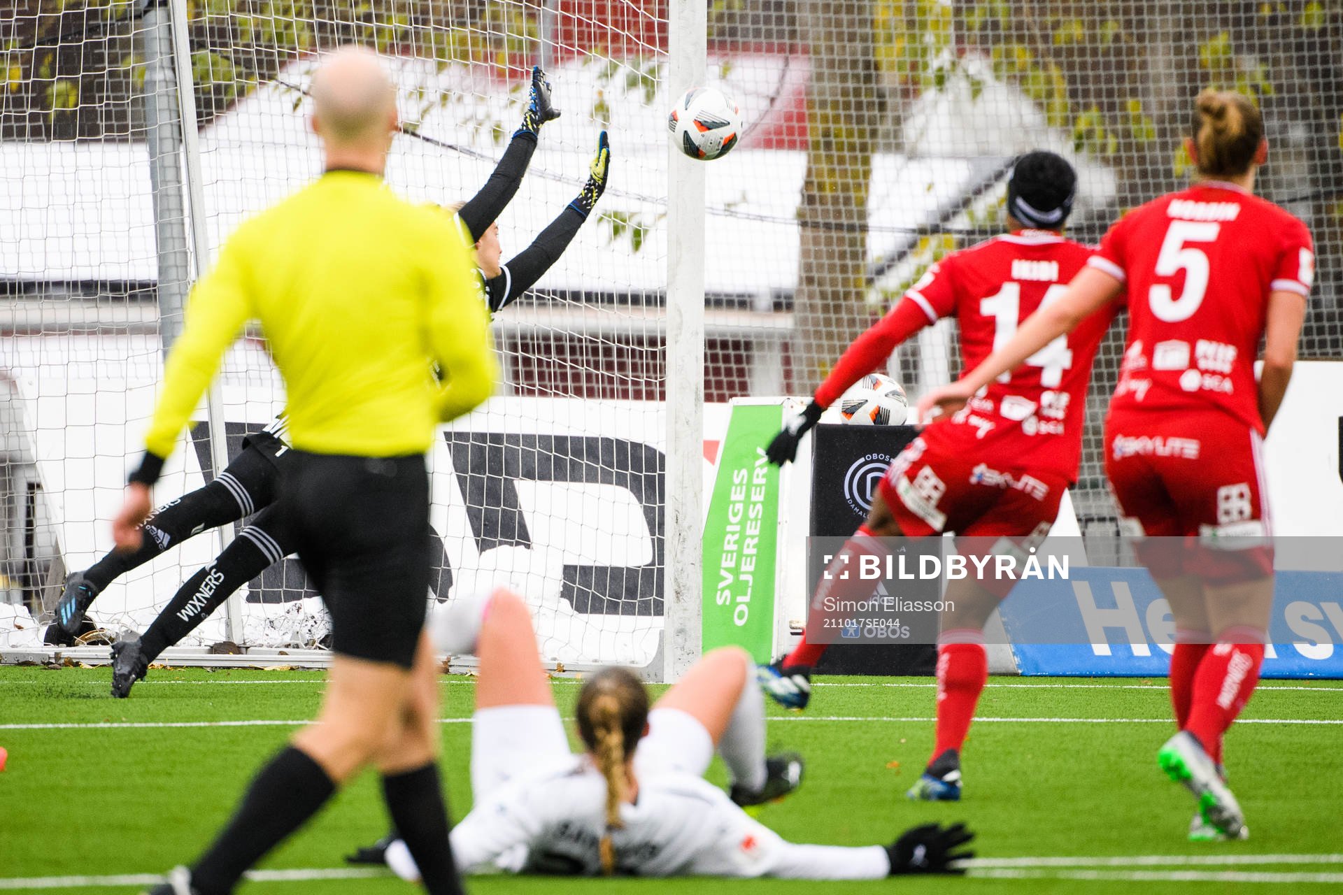 Rosengårds Stefanie Sanders sätter 3-2