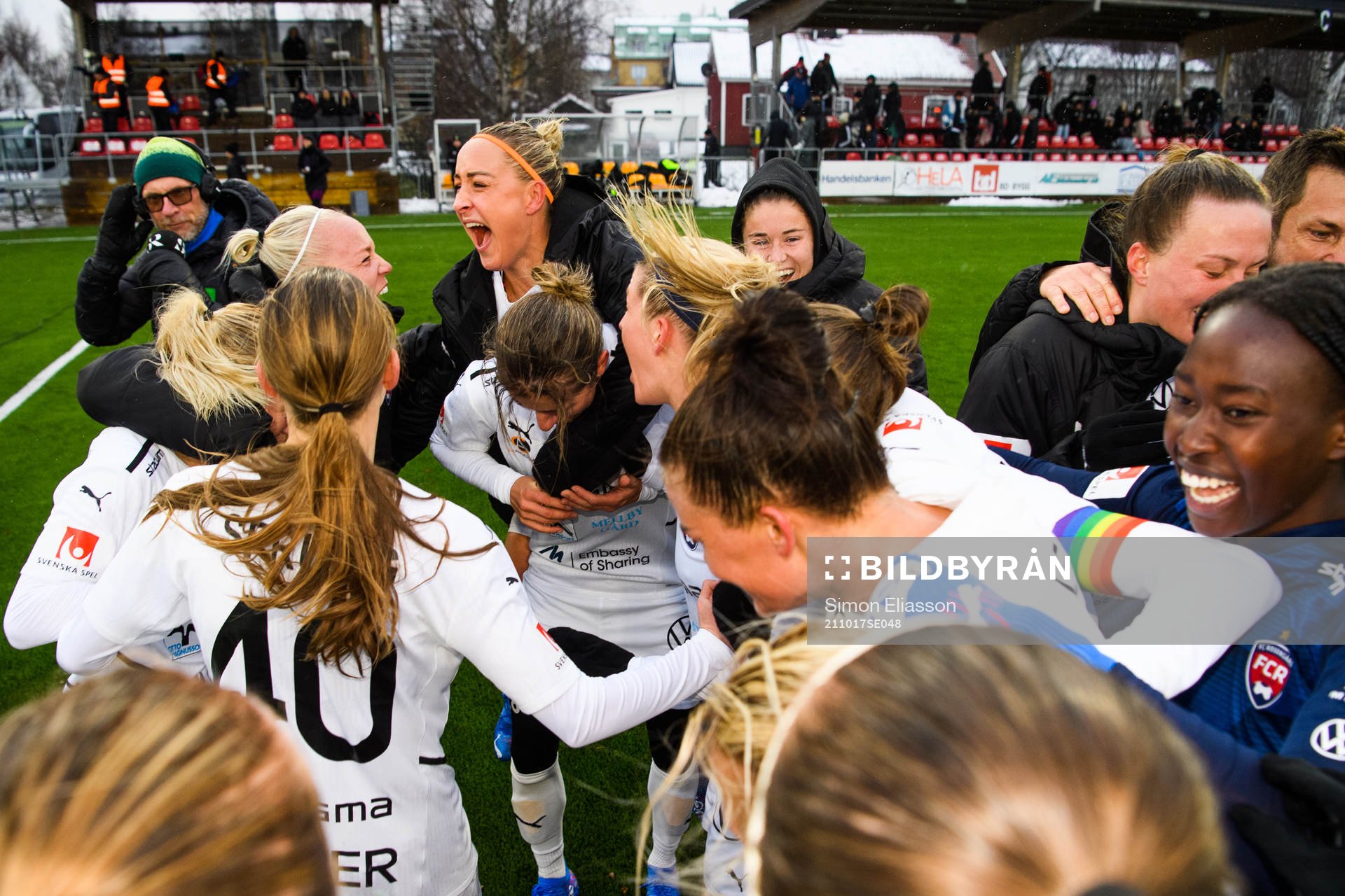 Rosengårds spelare jublar