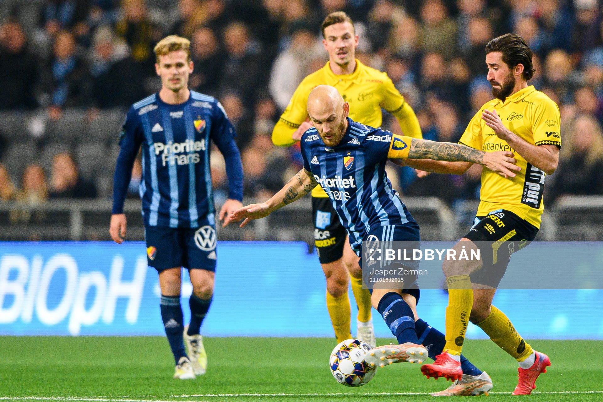 Djurgårdens Magnus Eriksson och Elfsborgs Frederik Holst