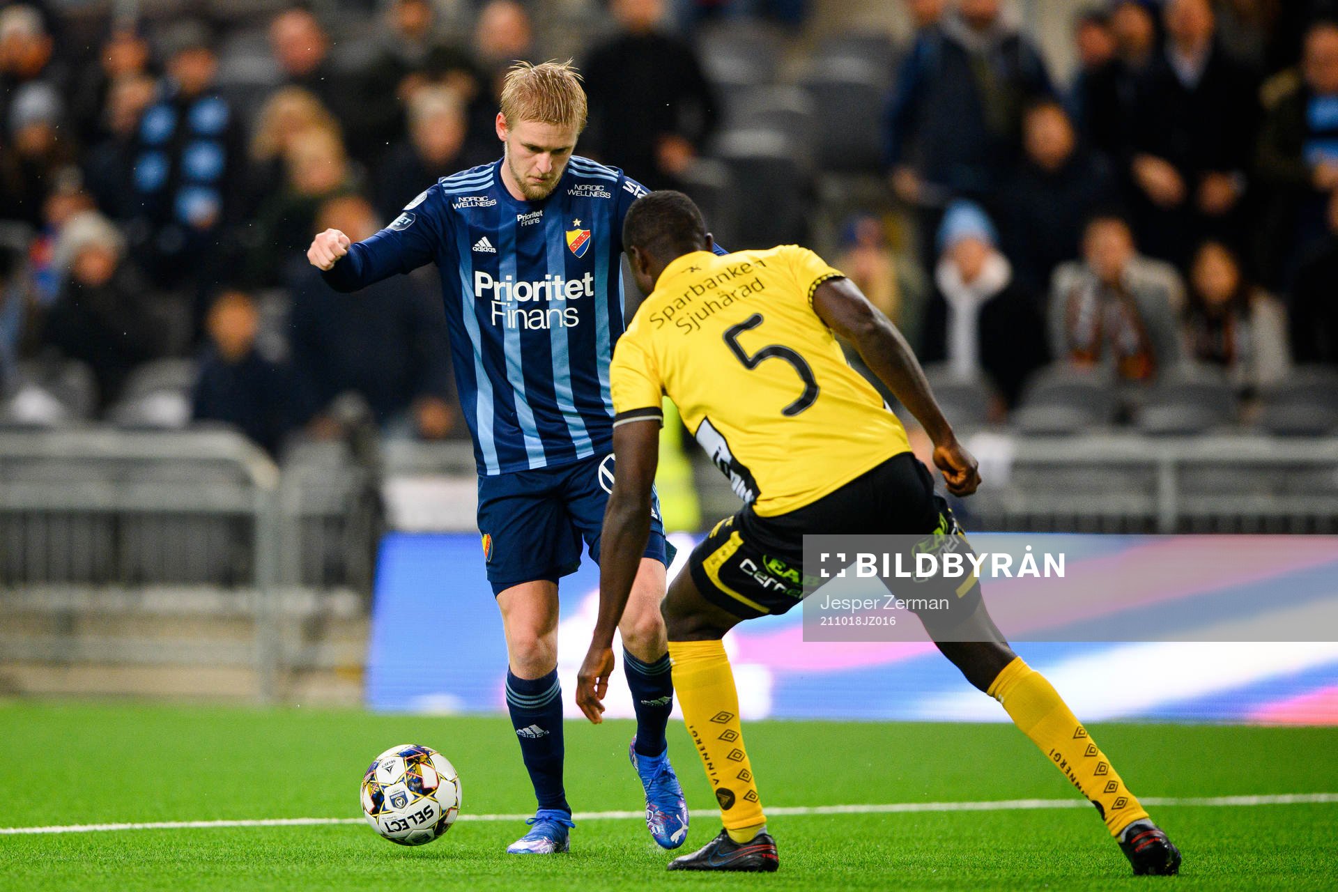 Djurgårdens Kalle Holmberg och Elfsborgs Maudo Lamine