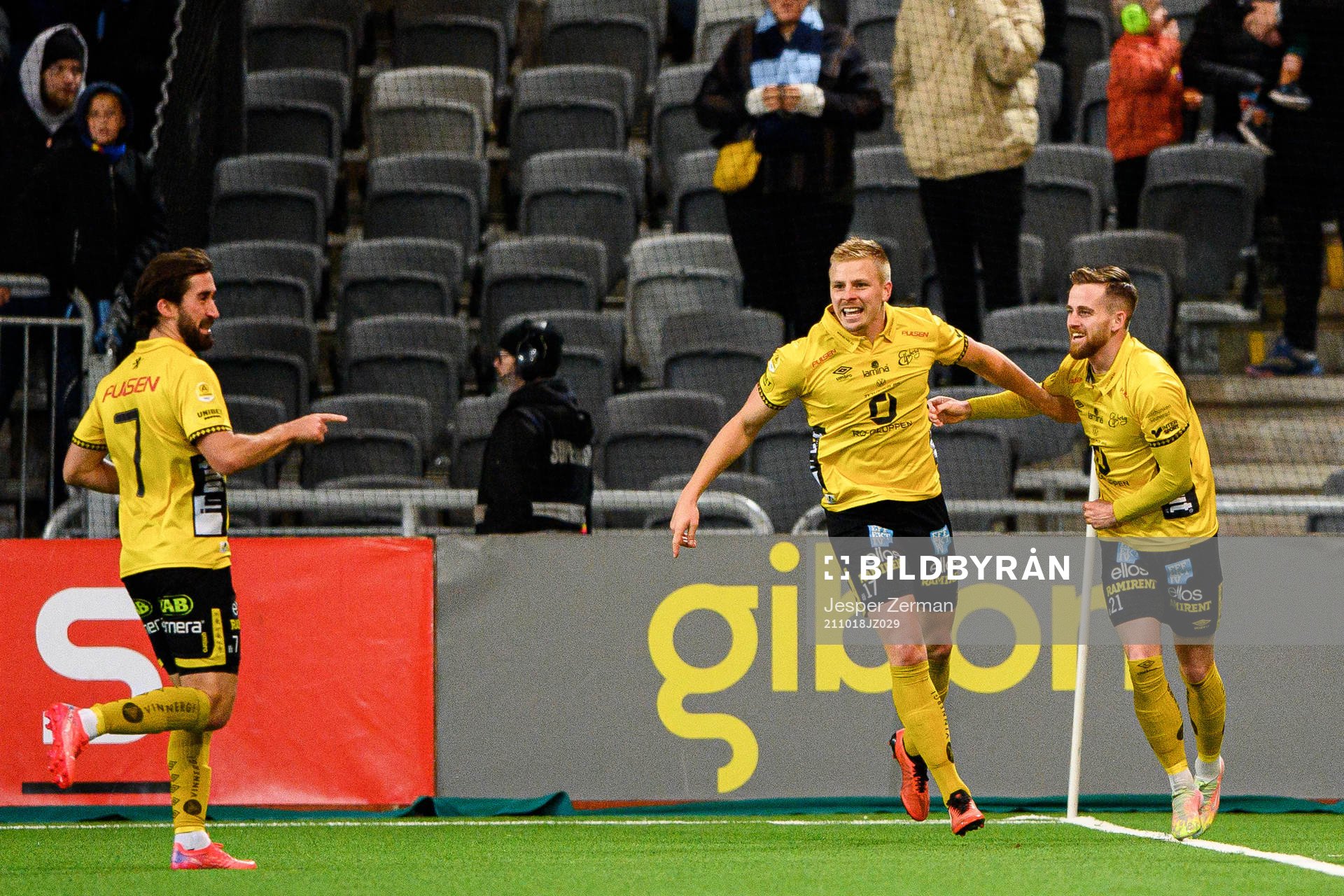 Elfsborgs Rasmus Alm och Per Frick jublar
