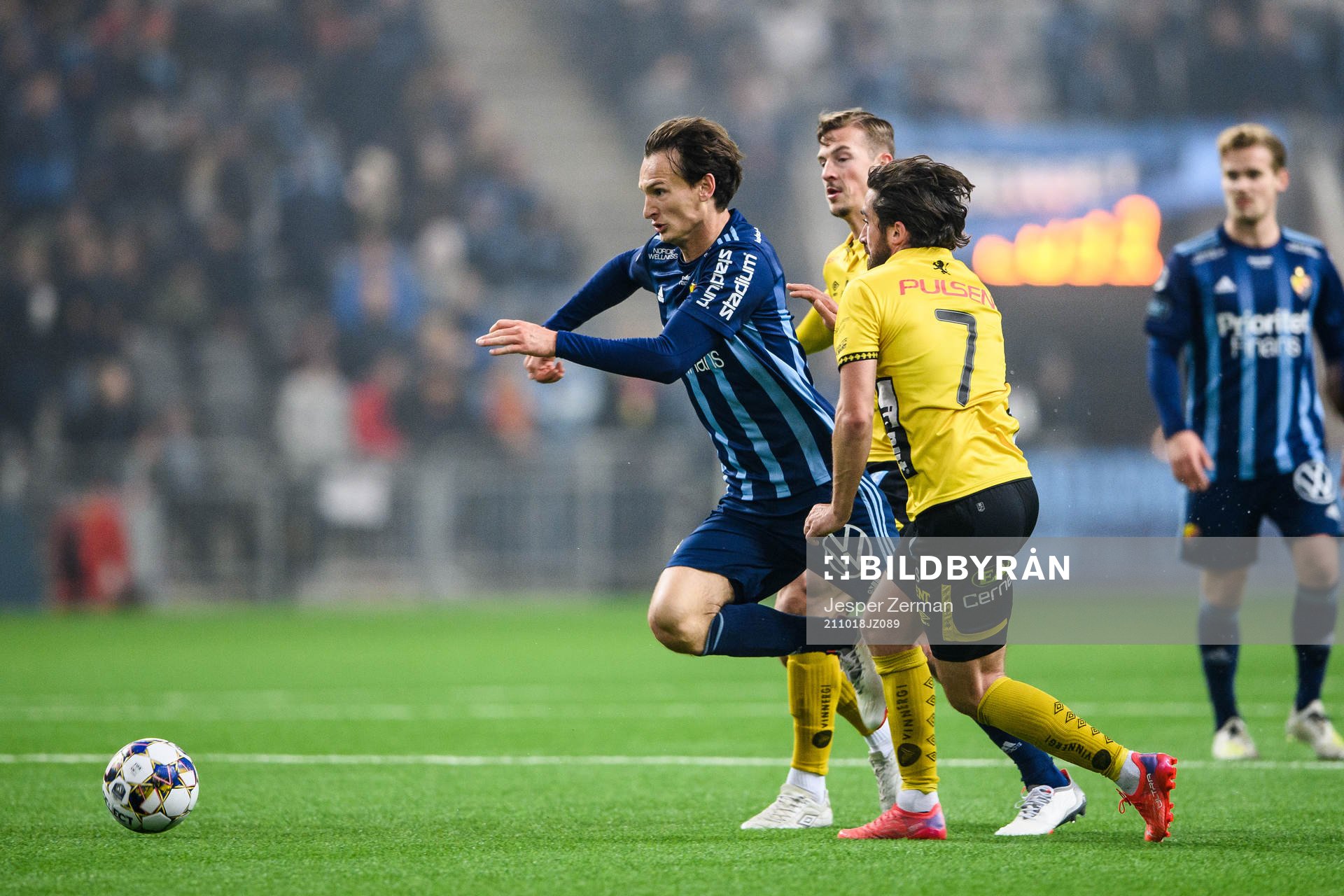 Djurgårdens Hjalmar Ekdal och Elfsborgs Frederik Holst