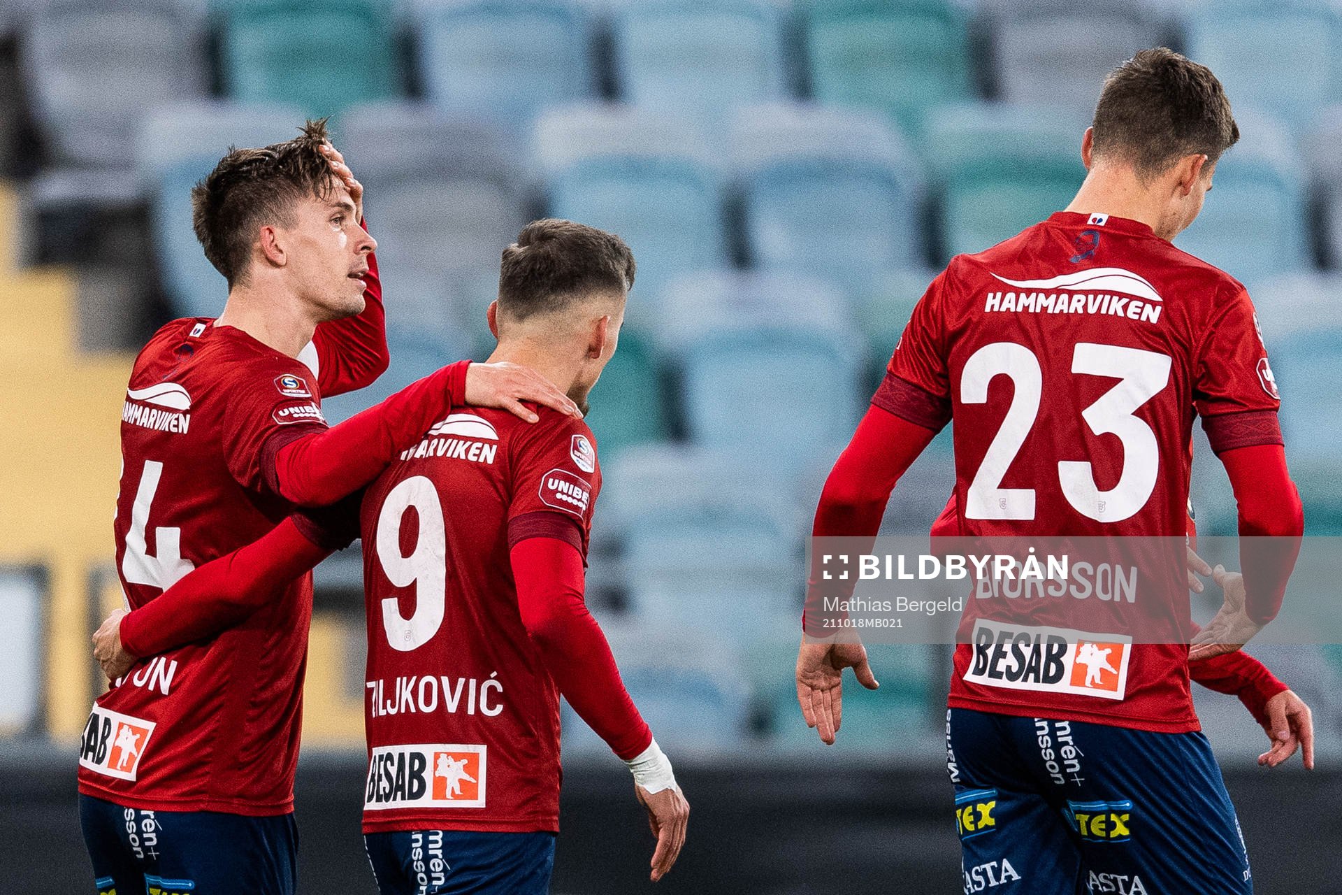 Örgrytes Daniel Paulson gör 2-2 och jublar med Ajdin