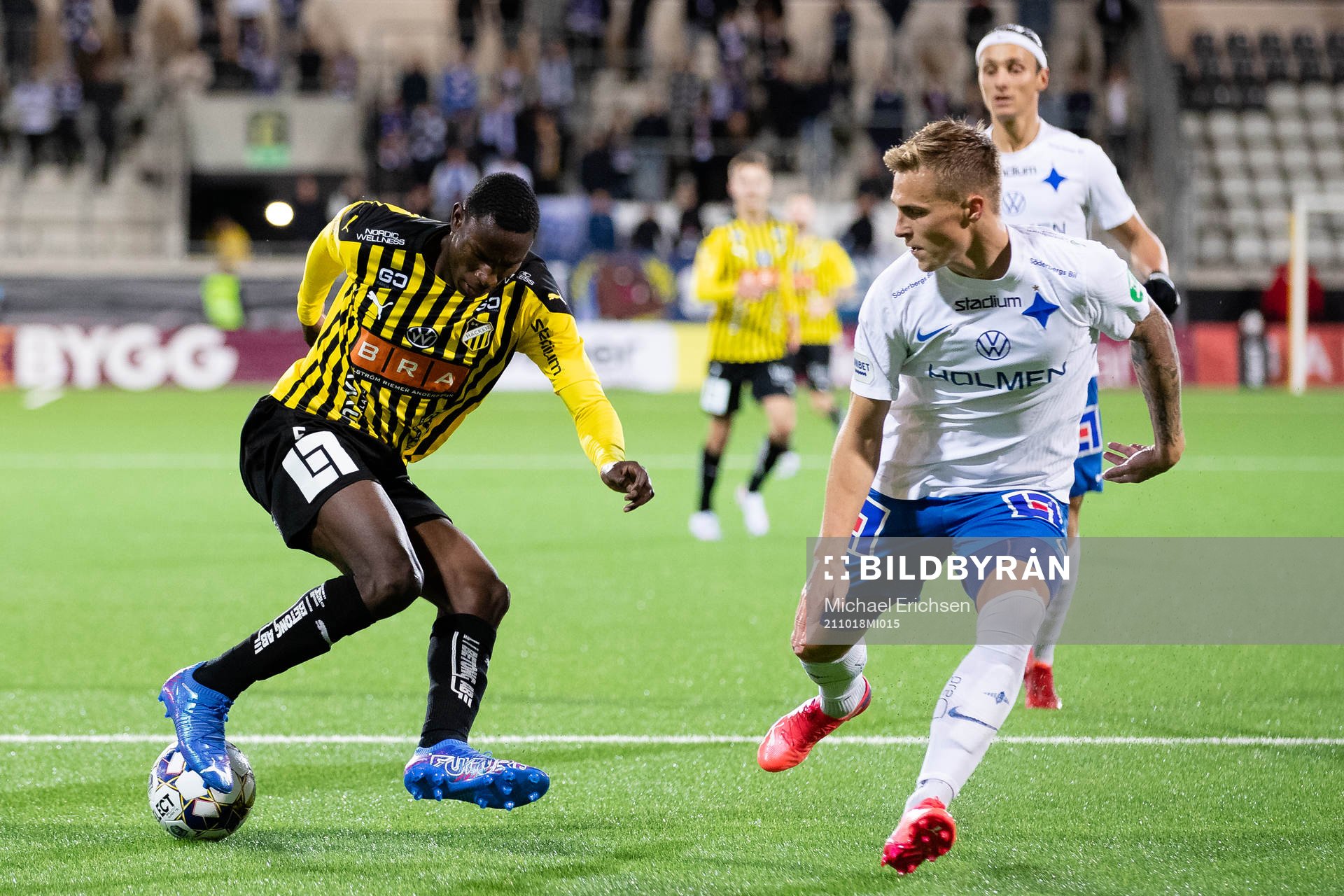 Häckens Godswill Ekpolo  och IFK Norrköpings Marco Lund