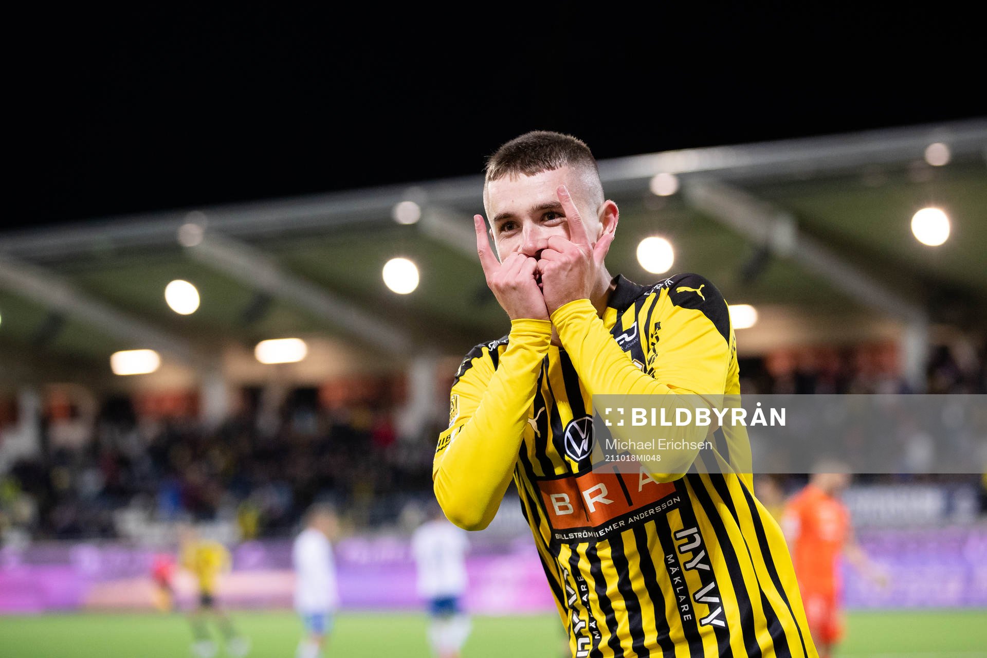Häckens Patrik Wålemark jublar
