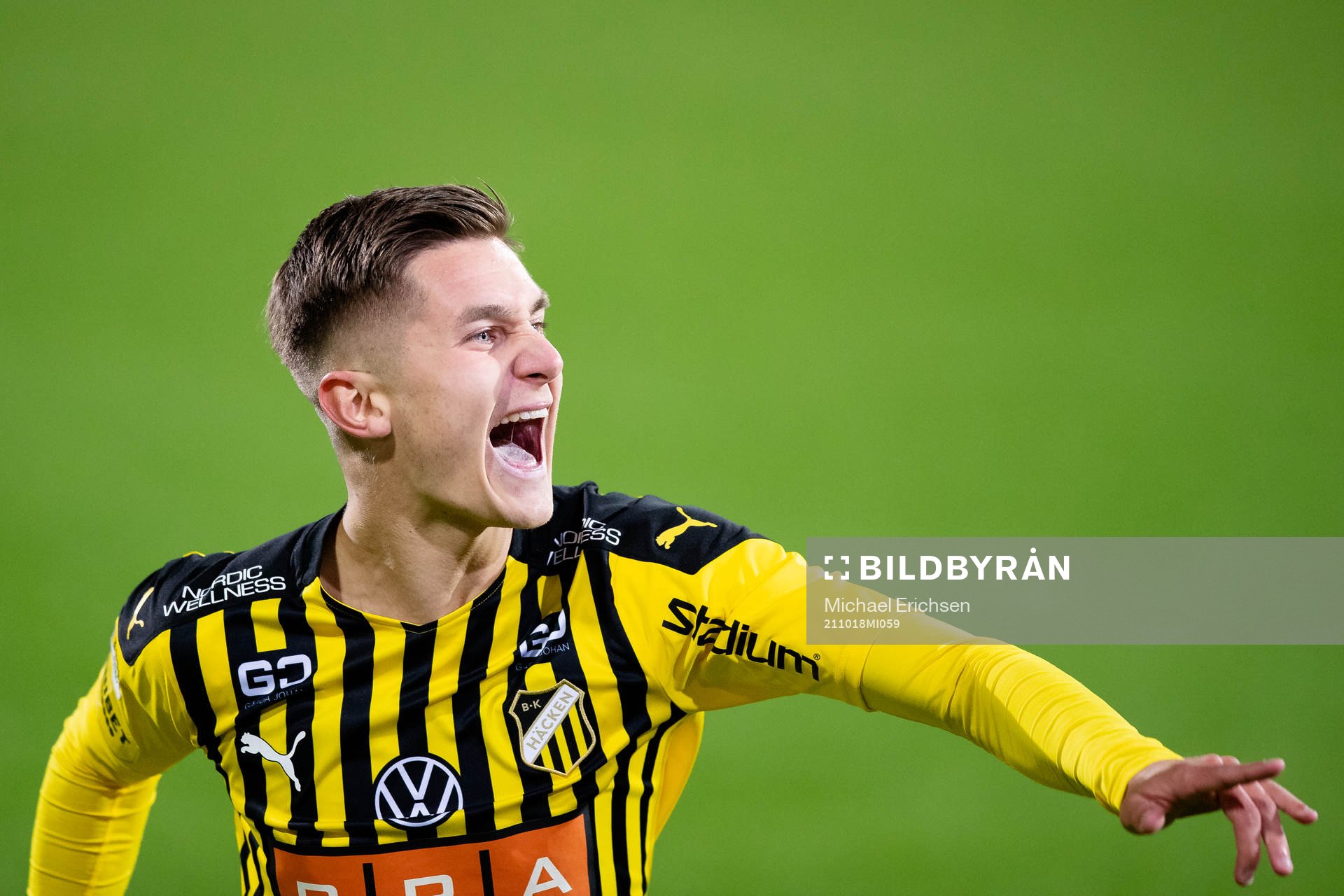 Häckens Leo Bengtsson jublar efter 2-0 under fotbollsmatchen i Allsvenskan mellan Häcken och IFK Norrköping den 18 oktober 2021 i Göteborg.