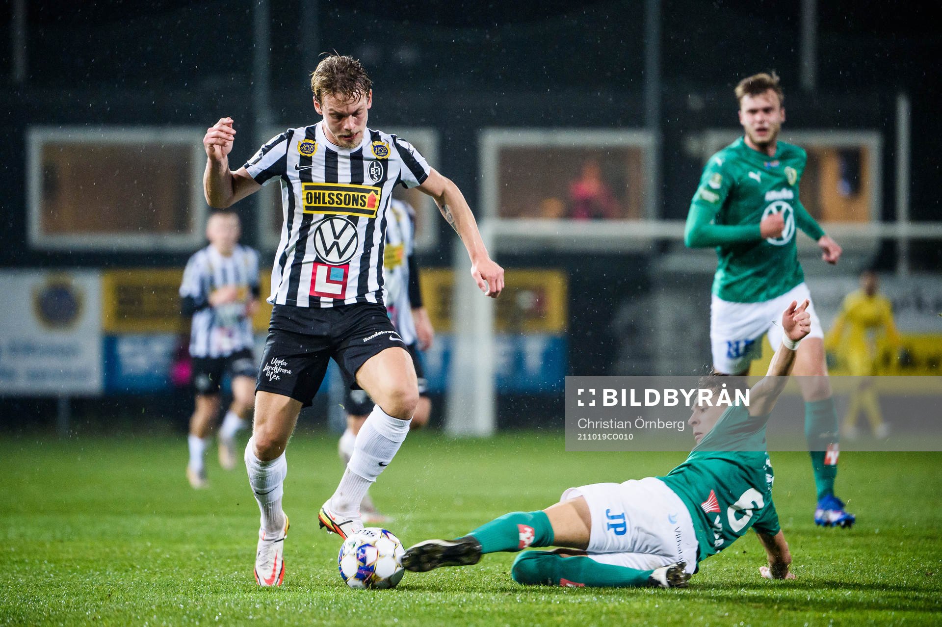 Landskronas Robin Hofsö och Jönköpings Adam Ben Lamin