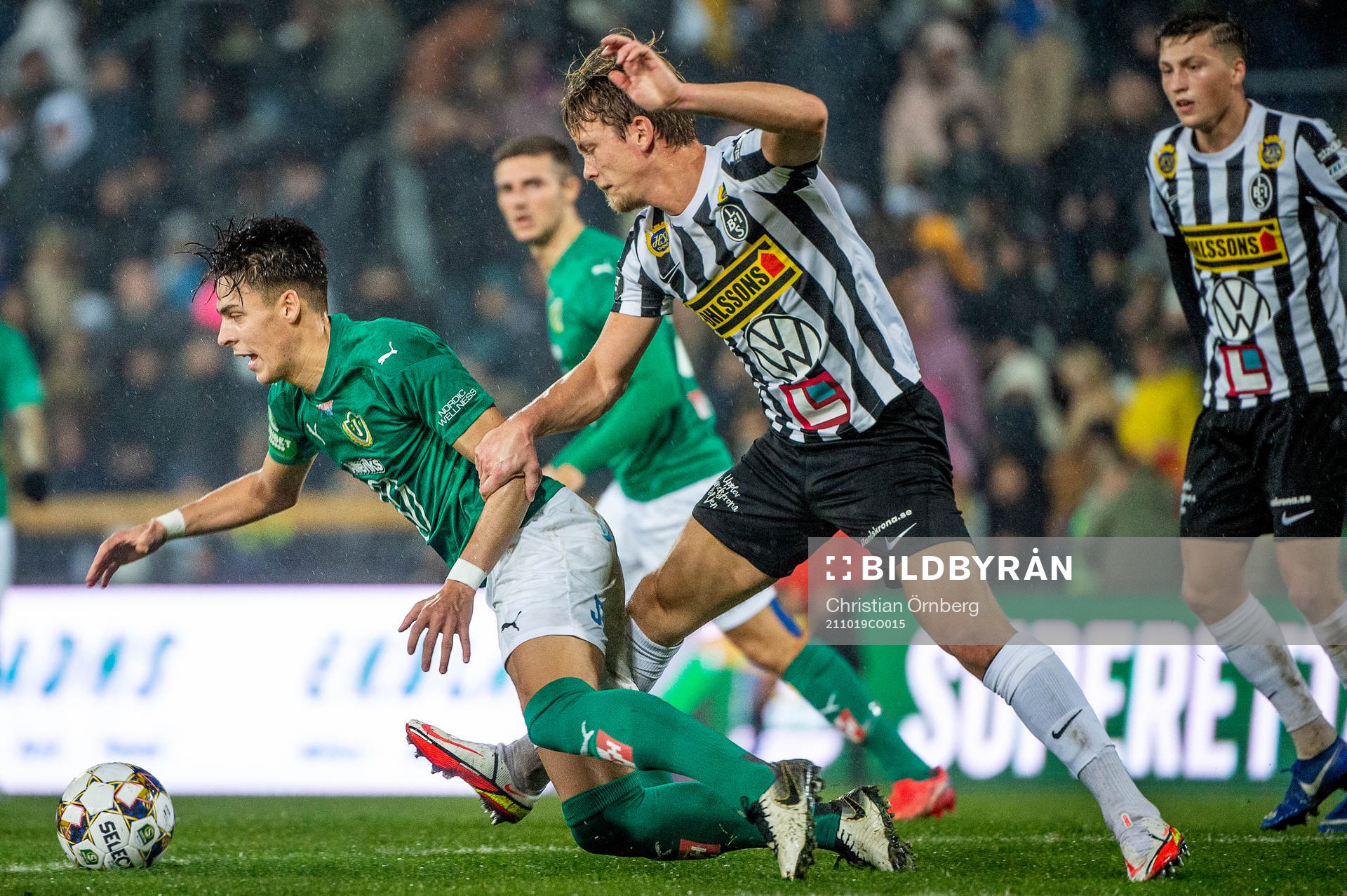 Jönköpings Adam Ben Lamin och Landskronas Robin Hofsö