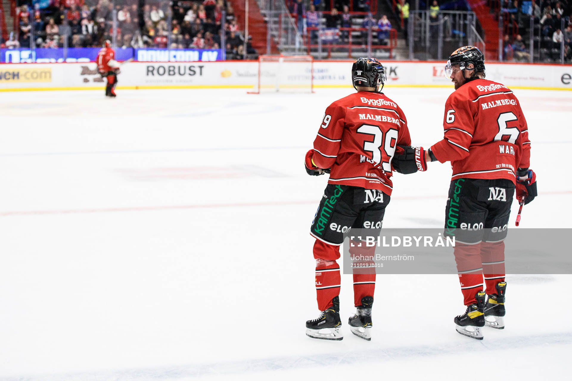 Örebros Joel Mustonen lämnar skadad