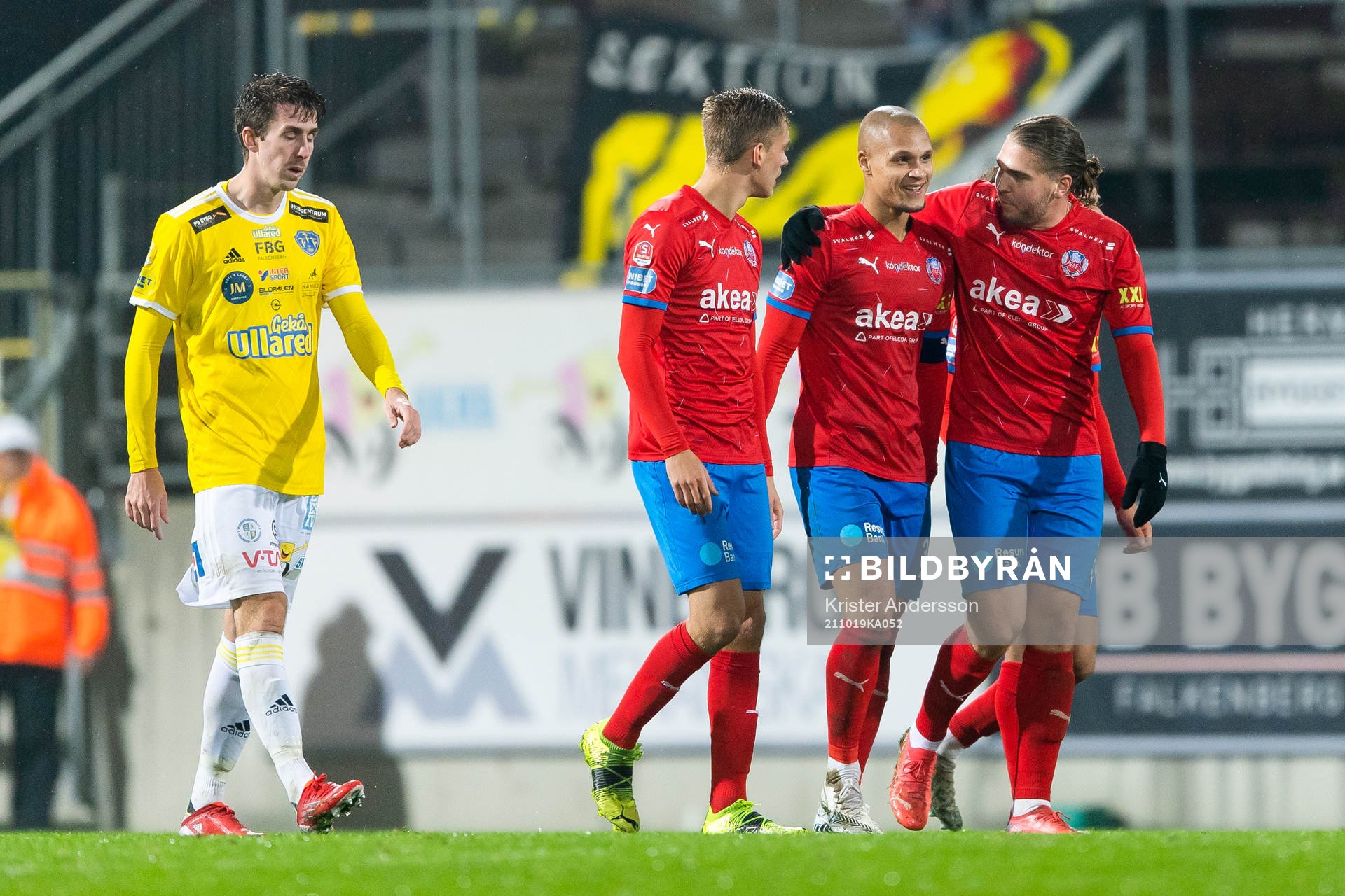 Falkenbergs Adam Eriksson och Helsingborgs Anthony van