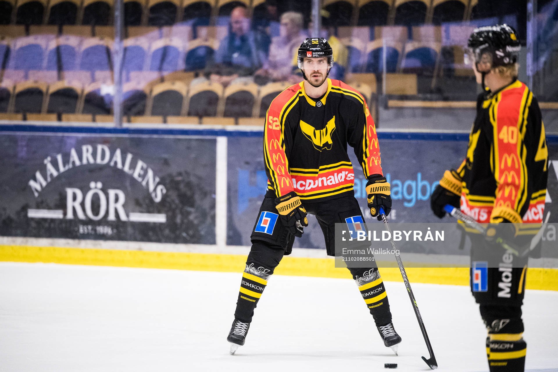 Västerås August Tornberg innan ishockeymatchen i