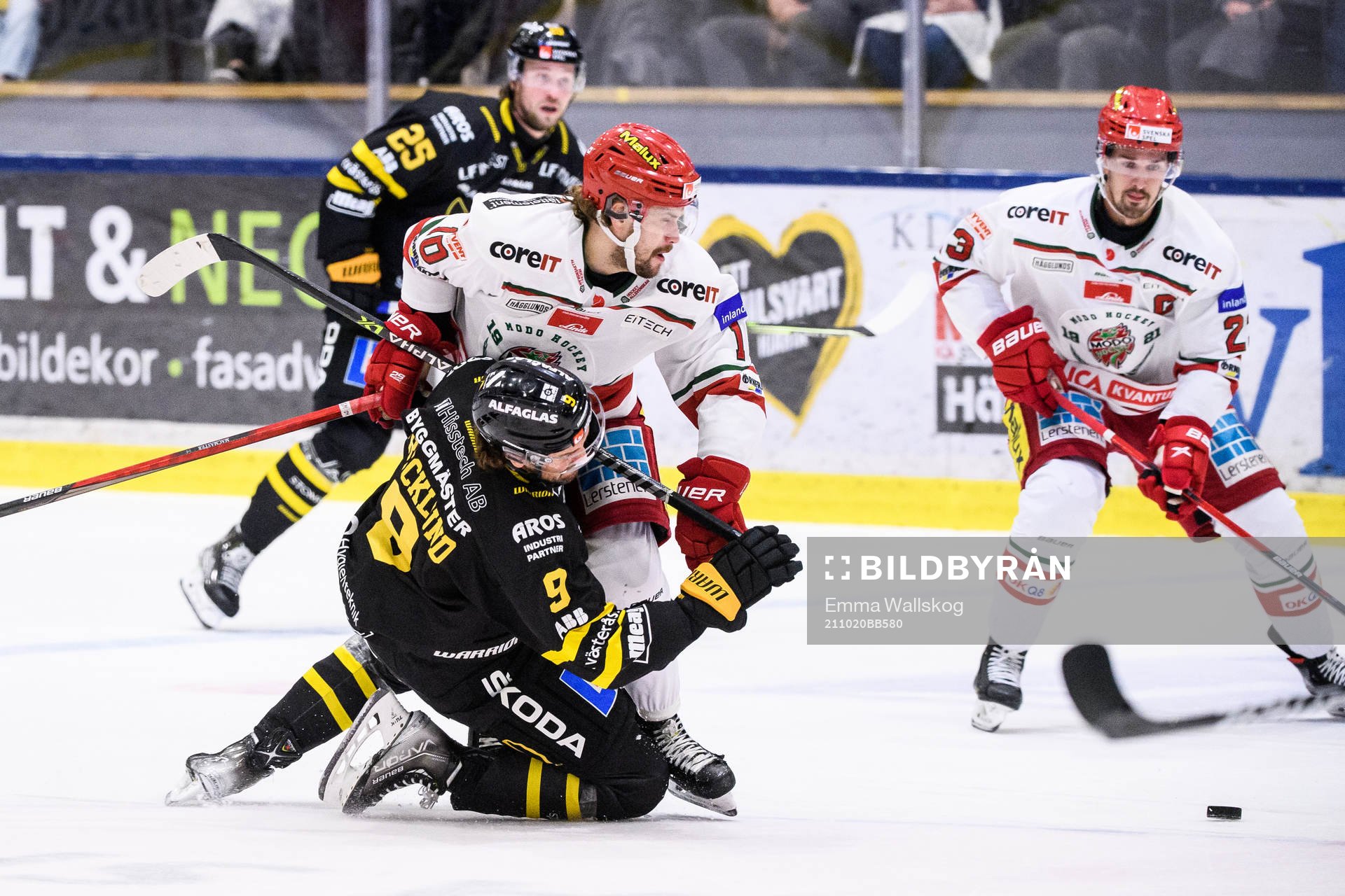 Västerås Mikael Frycklund och Modos Tanner Macmaster