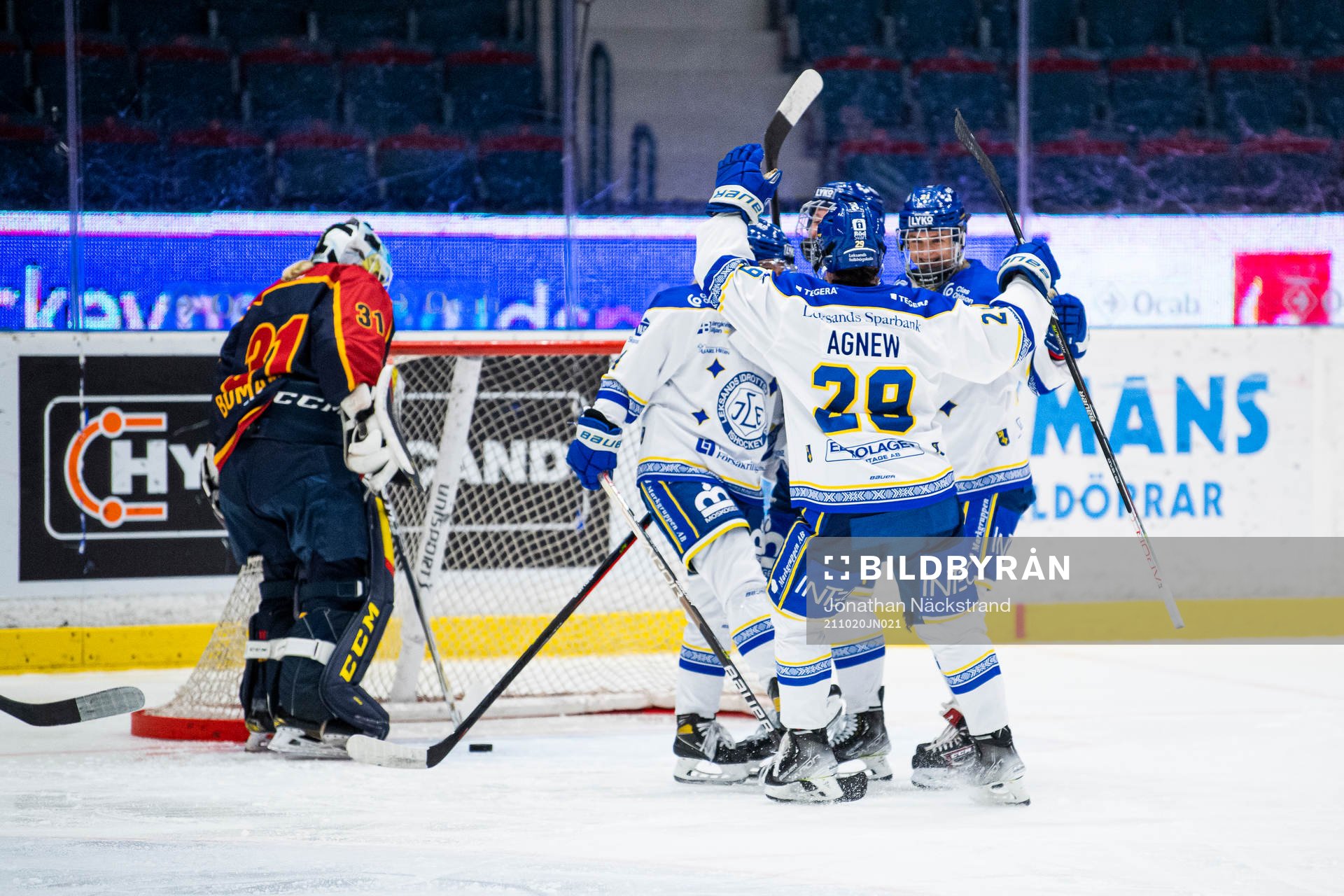 Leksands Wilma Johansson jublar med lagkamrater