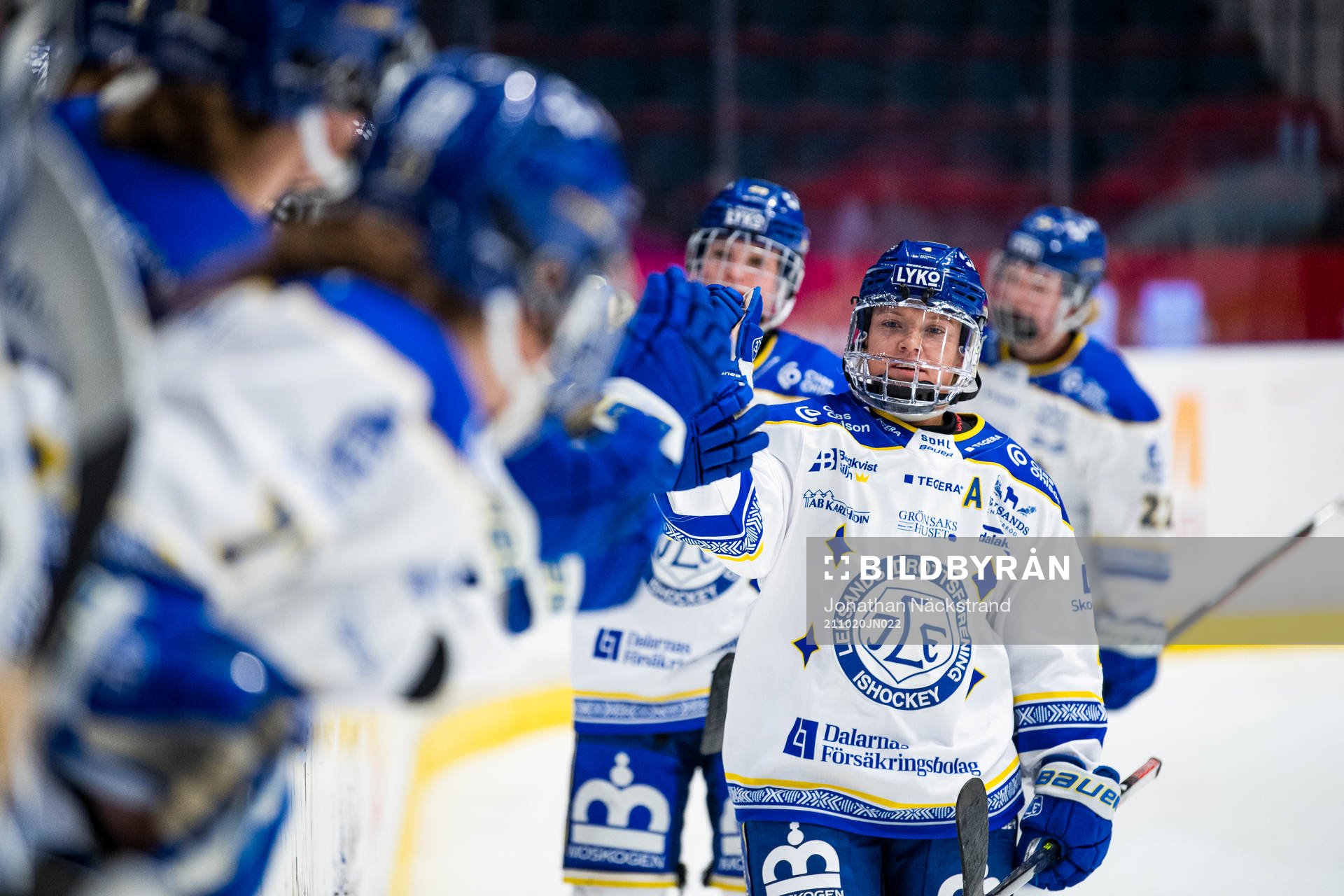 Leksands Wilma Johansson jublar med lagkamrater