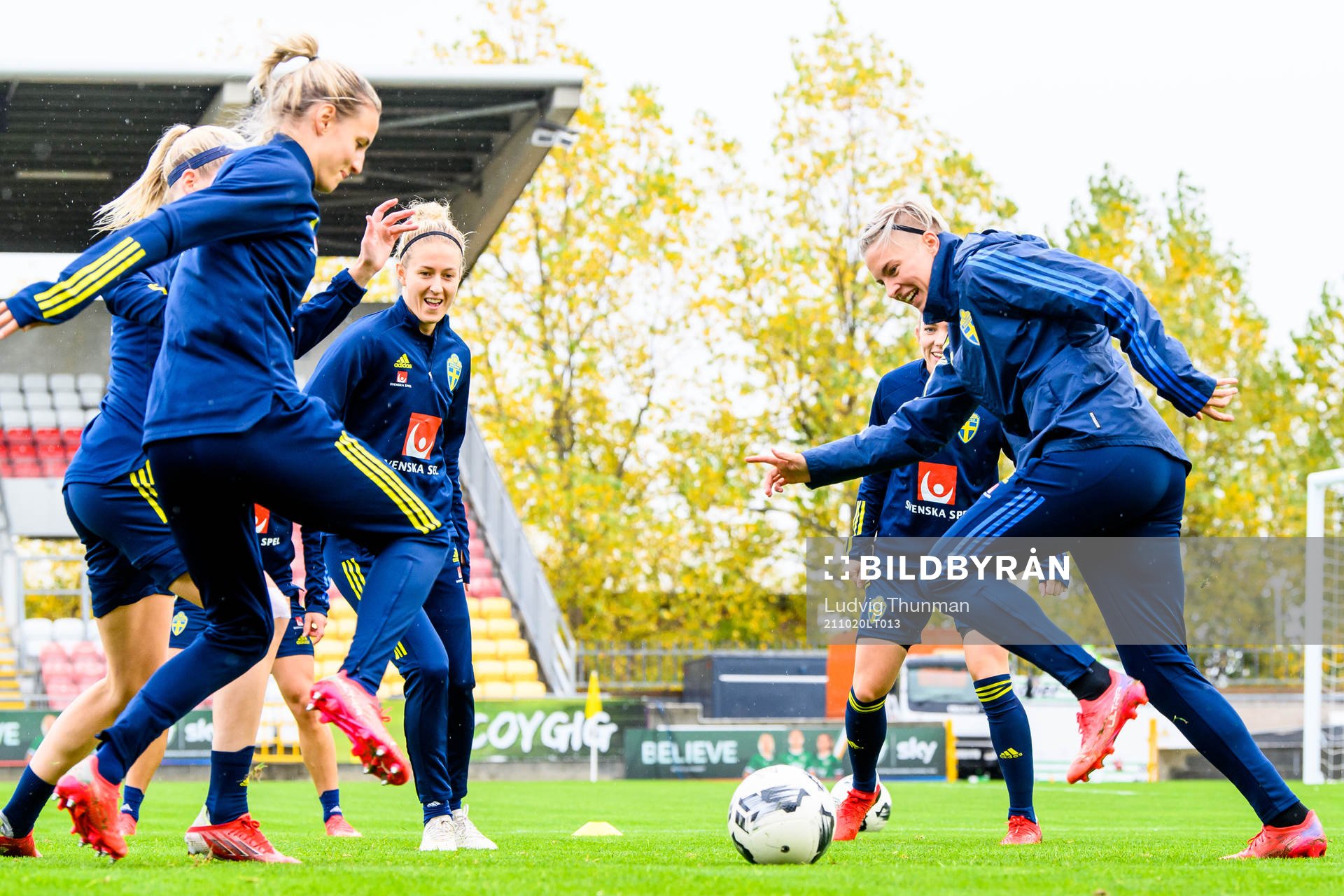 Lina Hurtig and Rebecka Blomqvist of the Swedish women's
