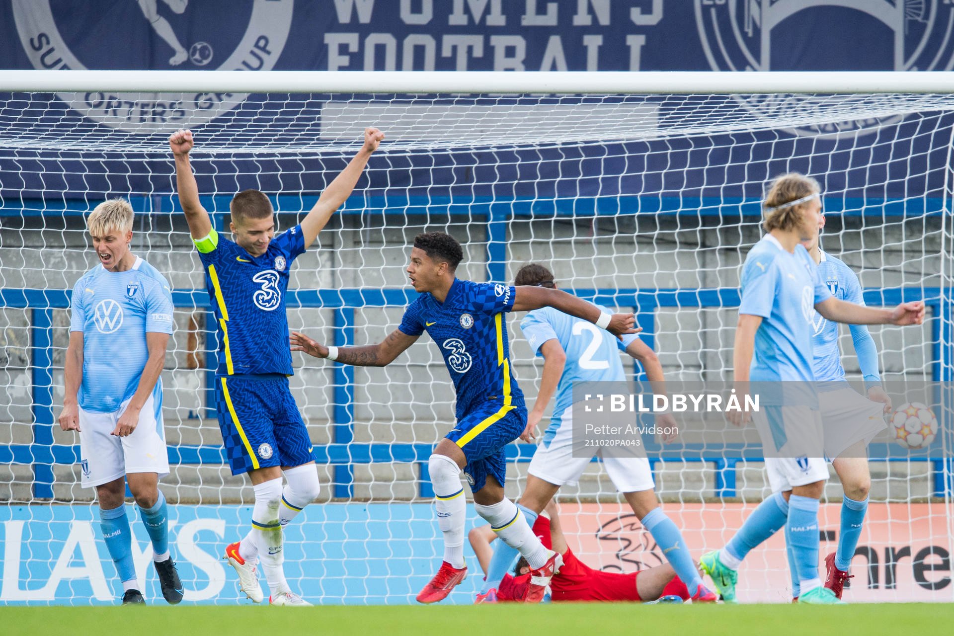Bryan Fiabema of Chelsea celebrates