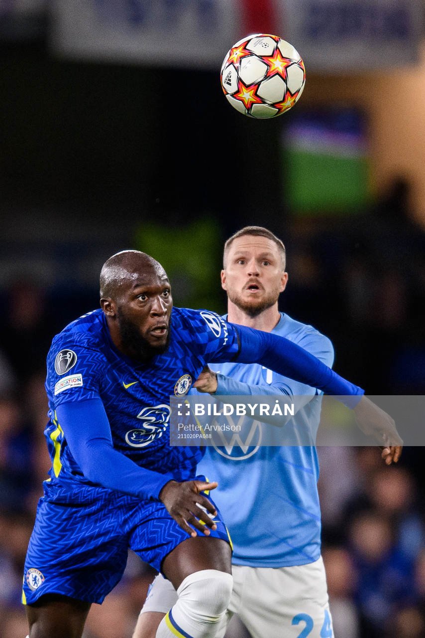 Romelu Lukaku of Chelsea against Lasse Nielsen of Malmö FF
