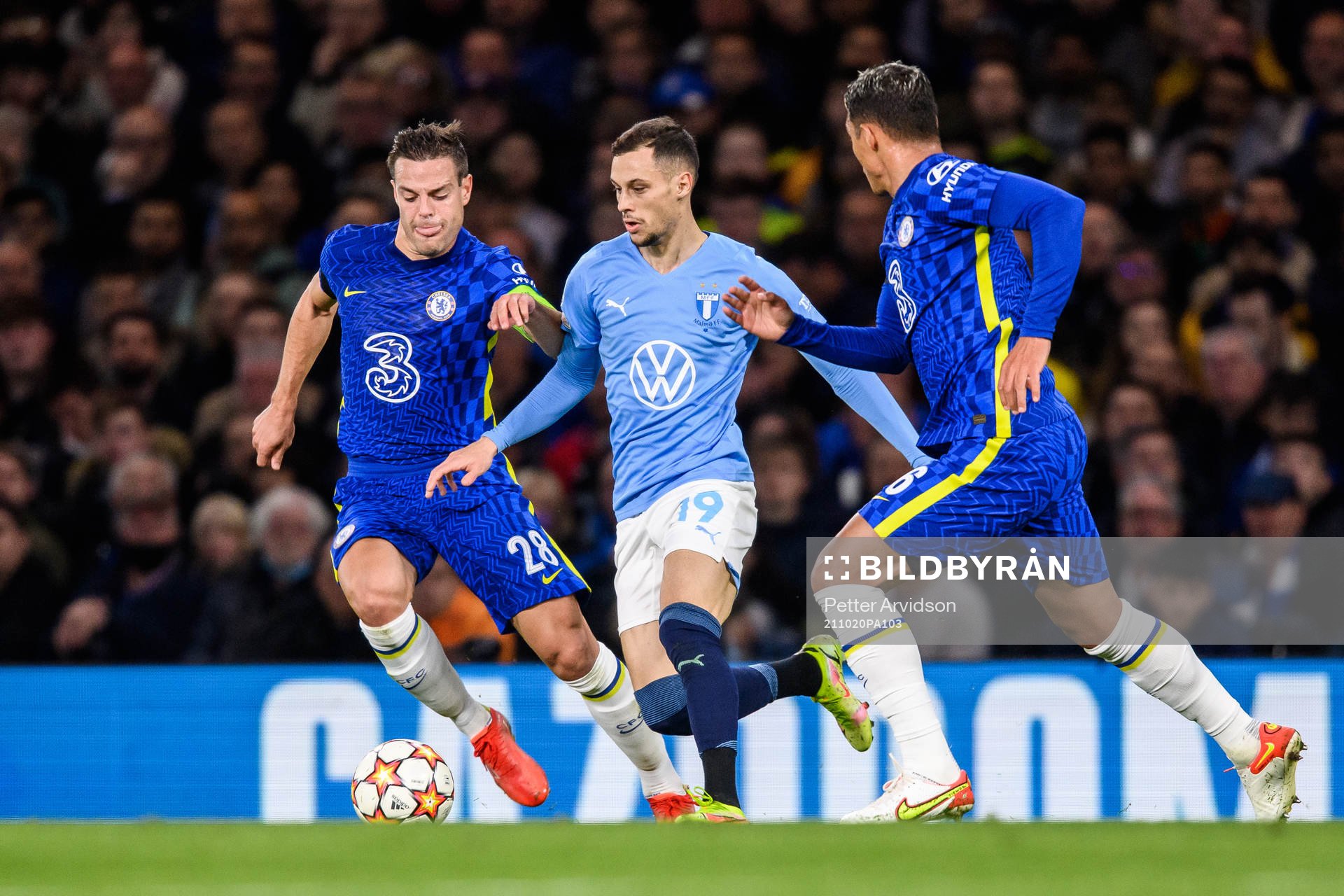 Cesar Azpilicueta of Chelsea against Veljko Birmancevic of