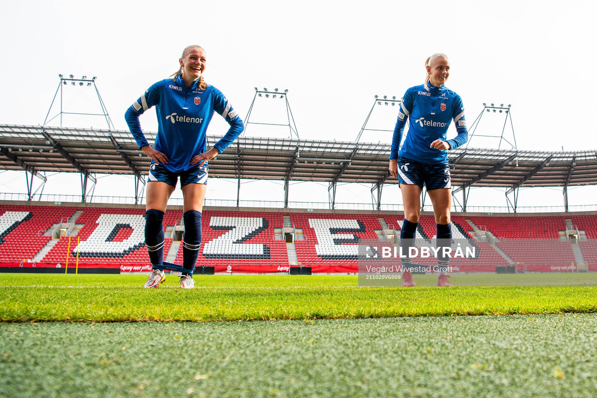 Frida Maanum and Karina Sævik of the Norwegian women's