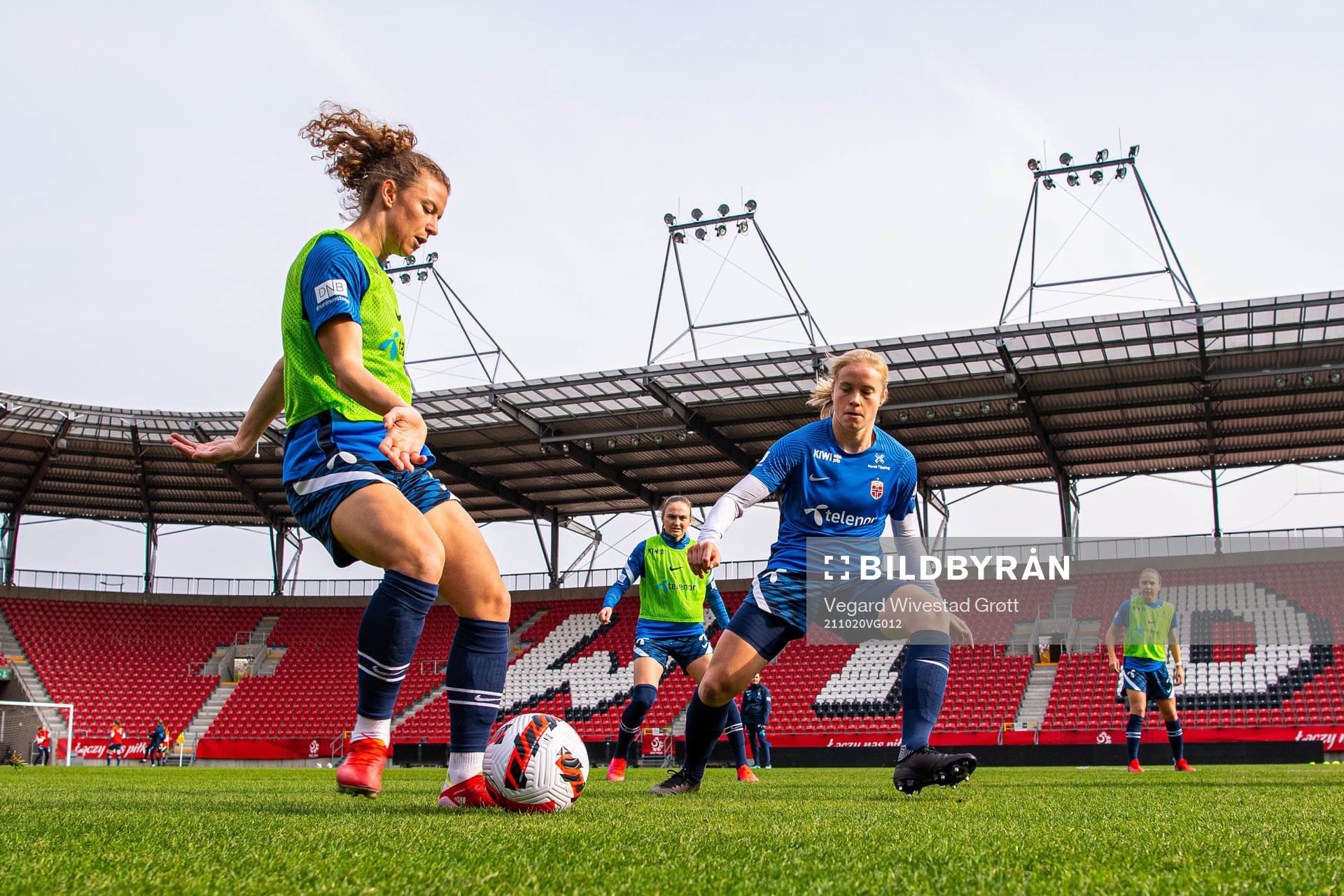 Synne Skinnes Hansen and Julie Blakstad of the Norwegian