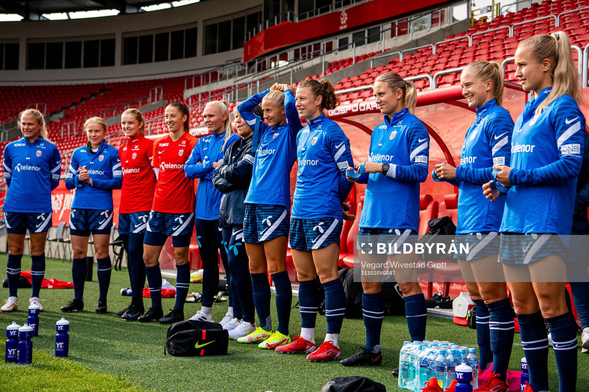 Anja Sønstevold, Synne Skinnes Hansen, Lisa Fjeldstad