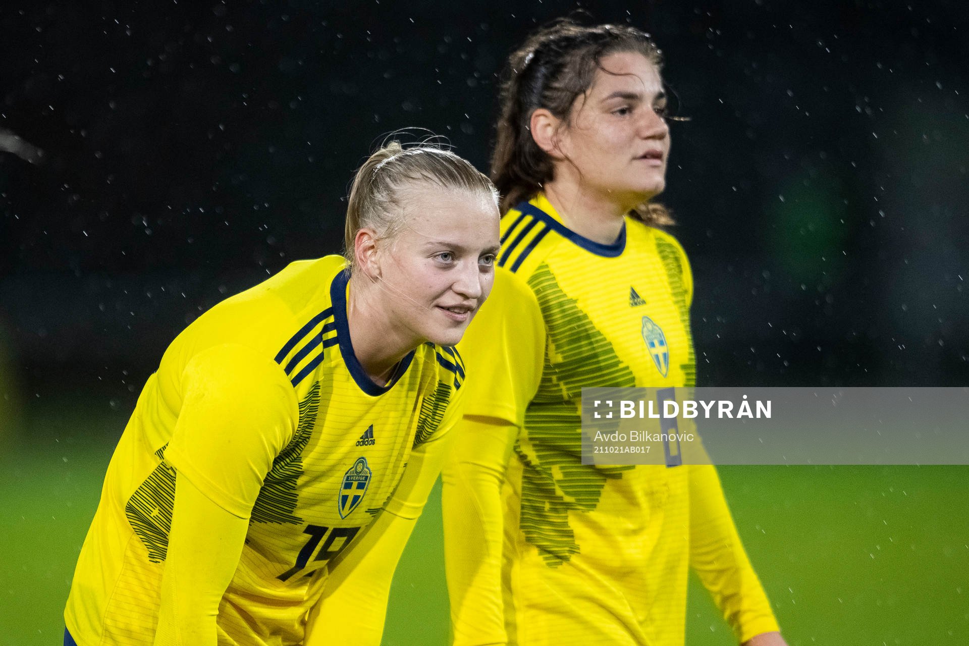 Wilma Carlsson and Sarah Mellouk of Sweden