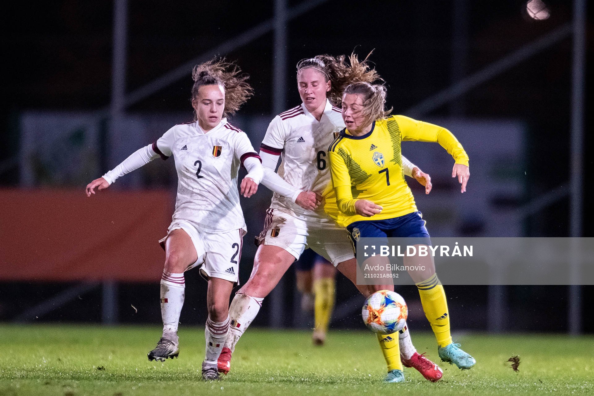 Cornelia  Kapocs of Sweden against the Mathys Jasmien and