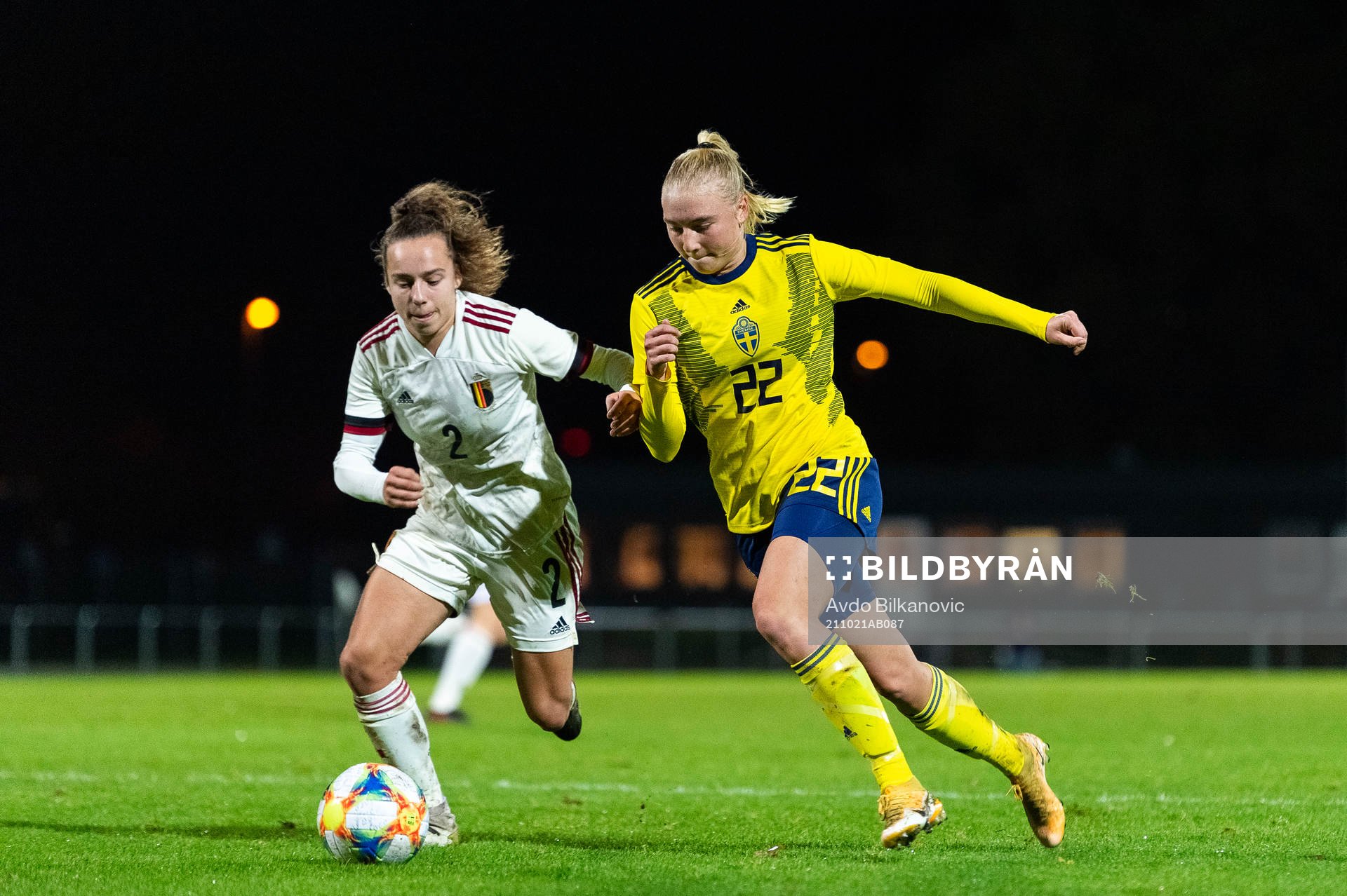 Stinalisa Johansson of Sweden and Mathys Jasmien of Belgium