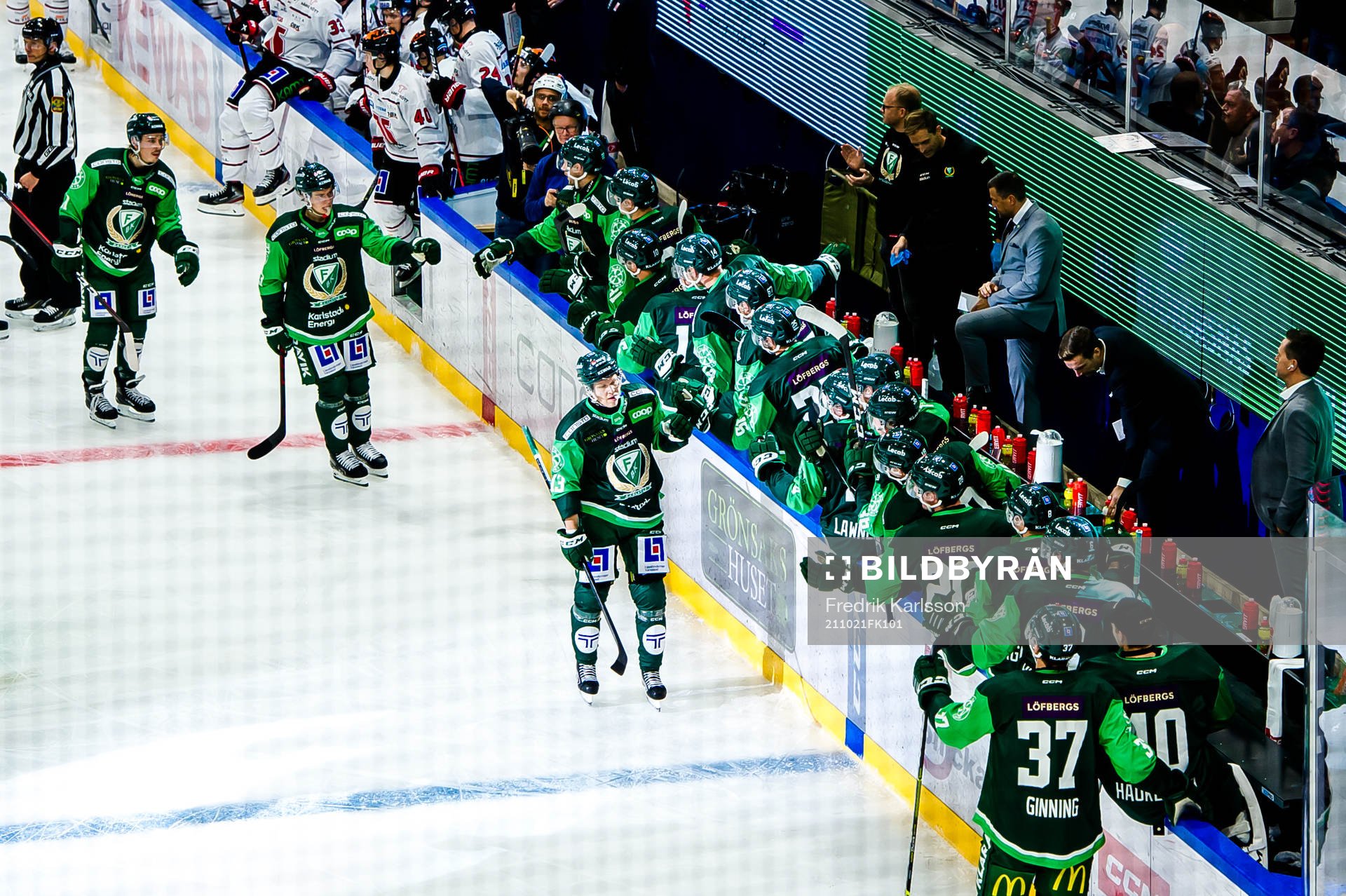 Färjestads Daniel Viksten  jublar