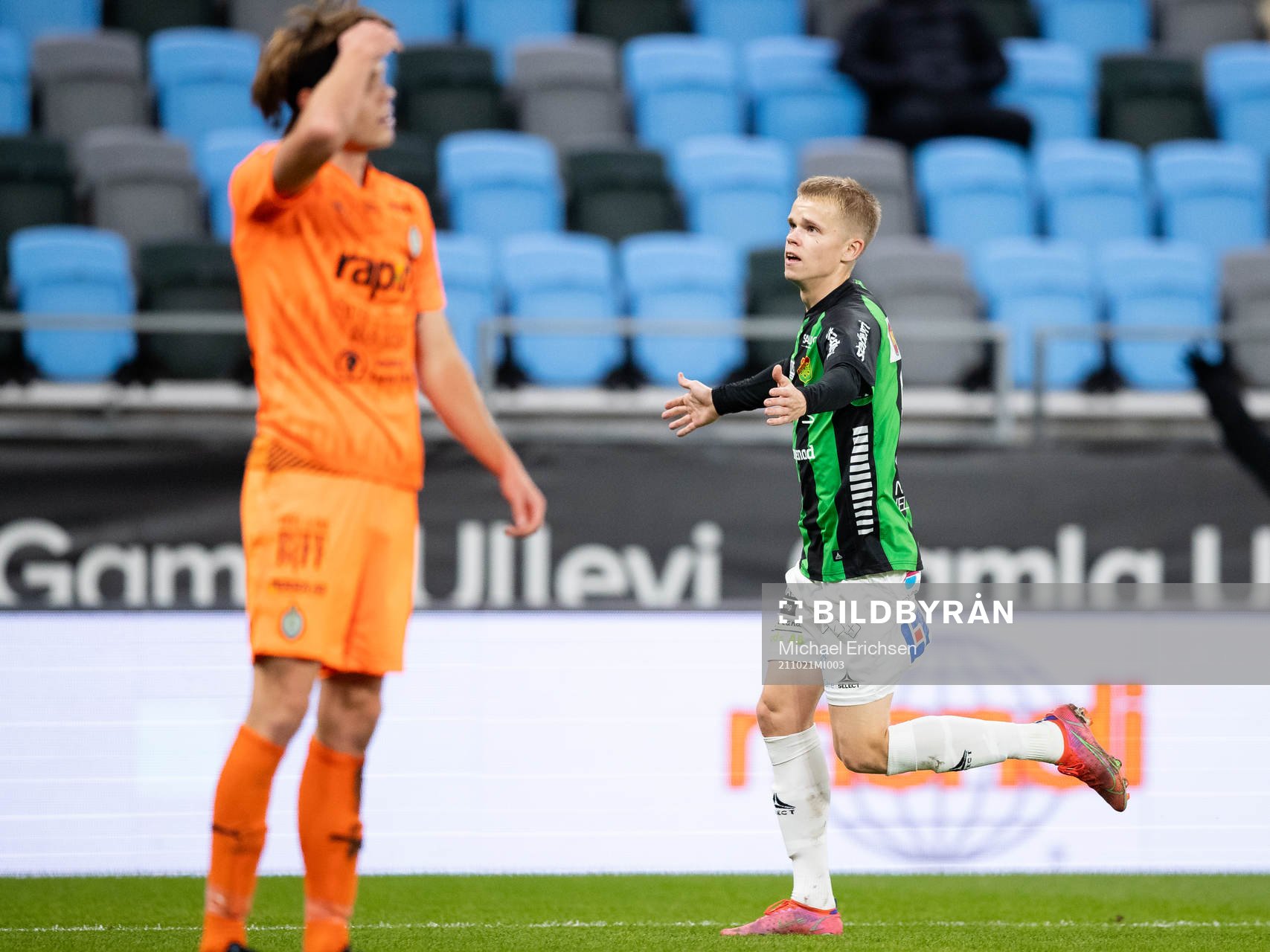GAIS Viktor Alexandersson jublar efter 1-0 under fotbollsmatchen i Superettan mellan GAIS och AFC Eskilstuna den 21 oktober 2021 i Göteborg.