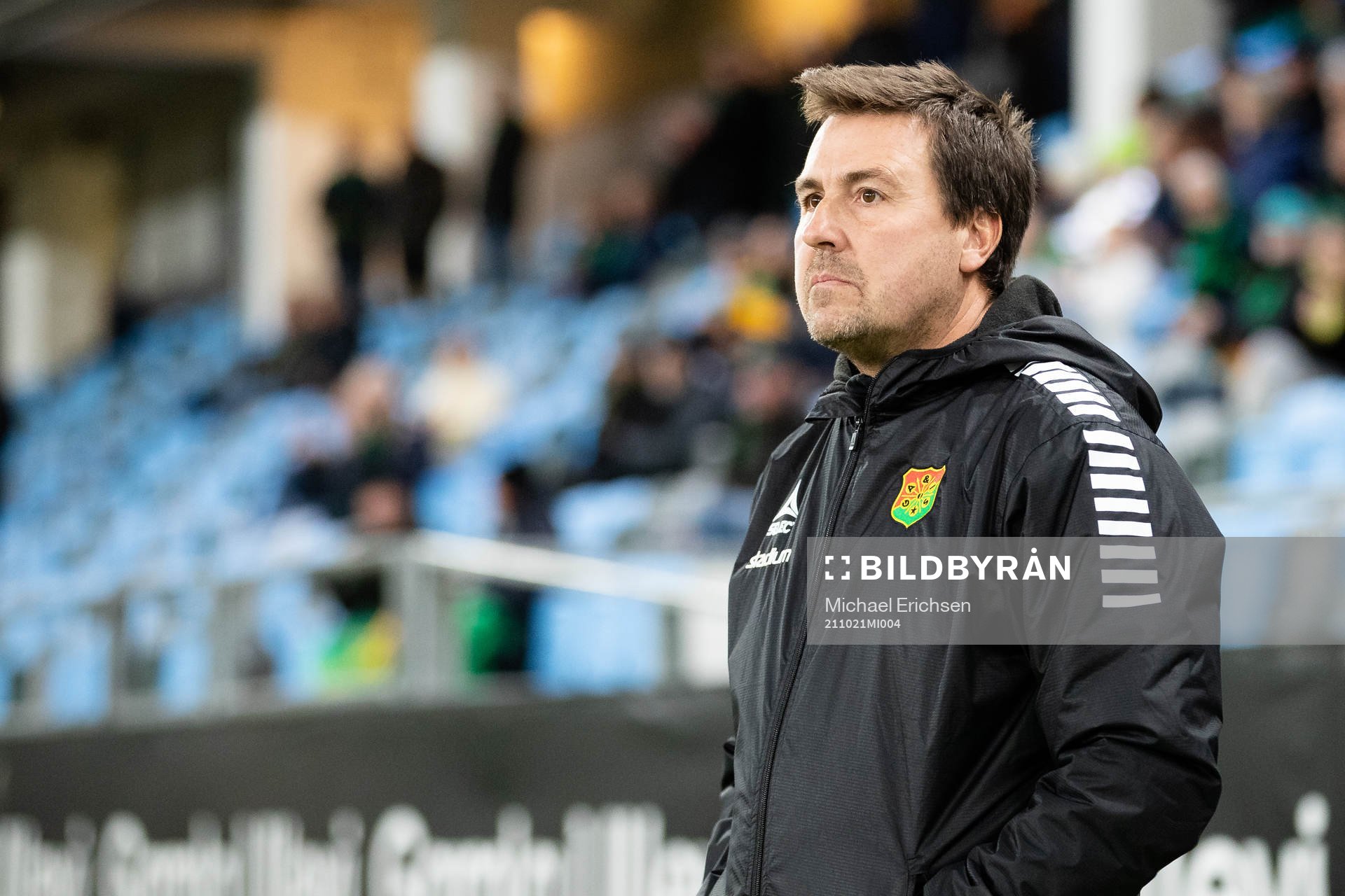 GAIS tränare Stefan Jacobsson innan  fotbollsmatchen i
