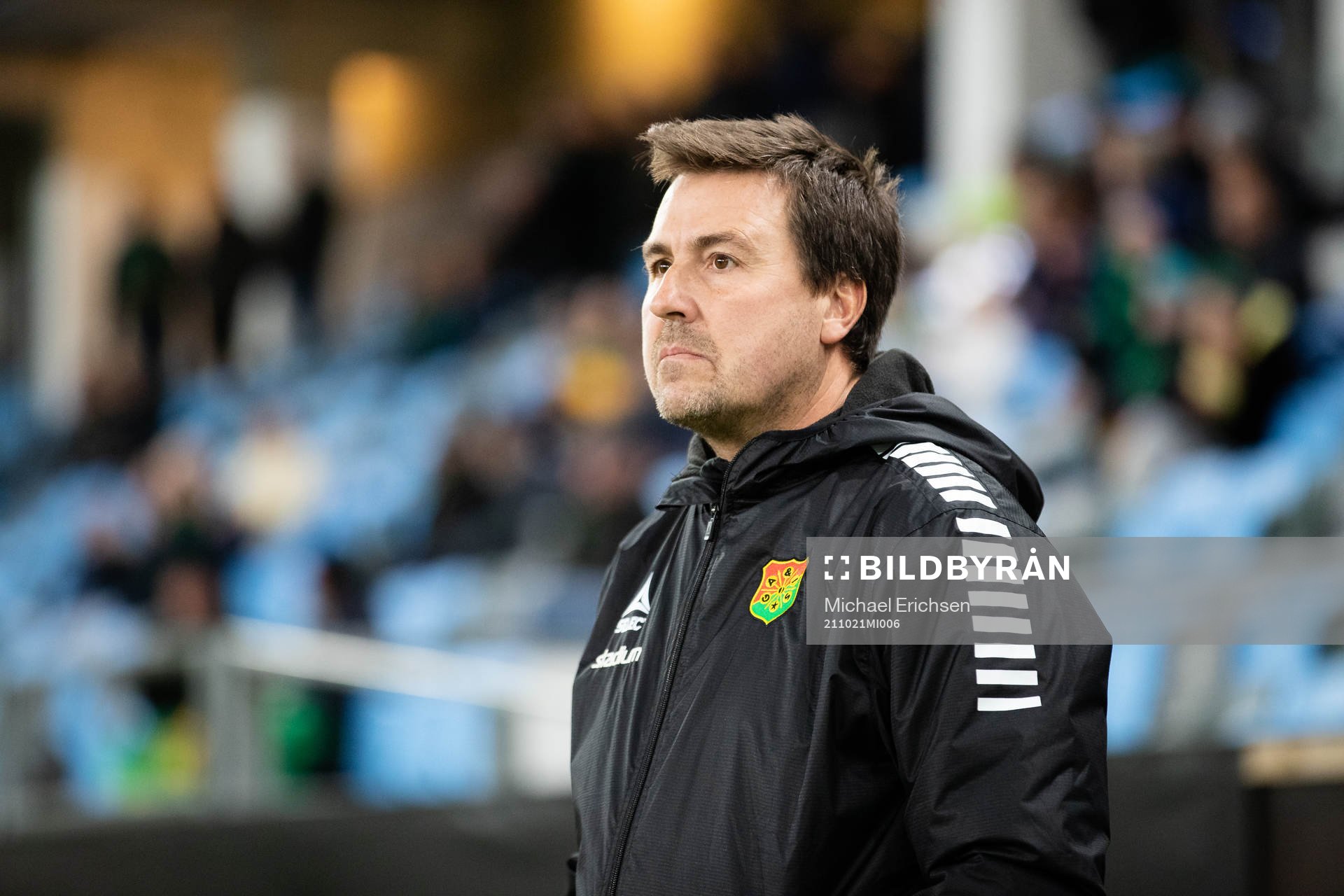 GAIS tränare Stefan Jacobsson innan  fotbollsmatchen i