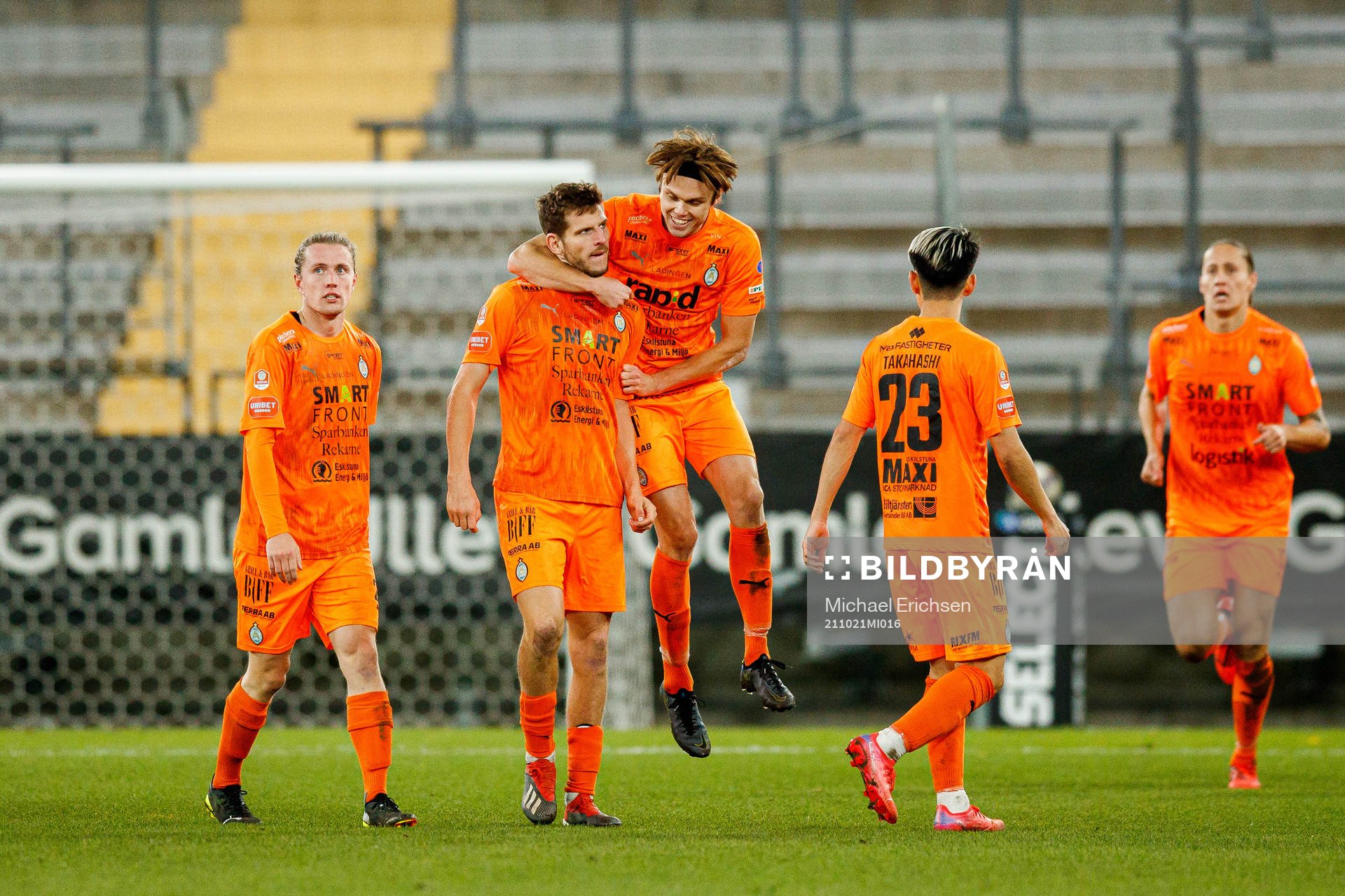 AFC Eskilstunas Ashley Mark Coffey jublar