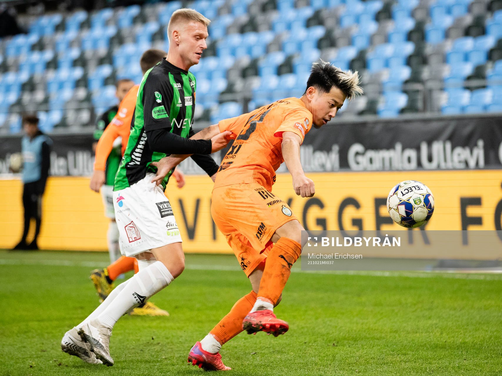 GAIS Joackim Åberg och AFC Eskilstunas Kazuki Takahashi