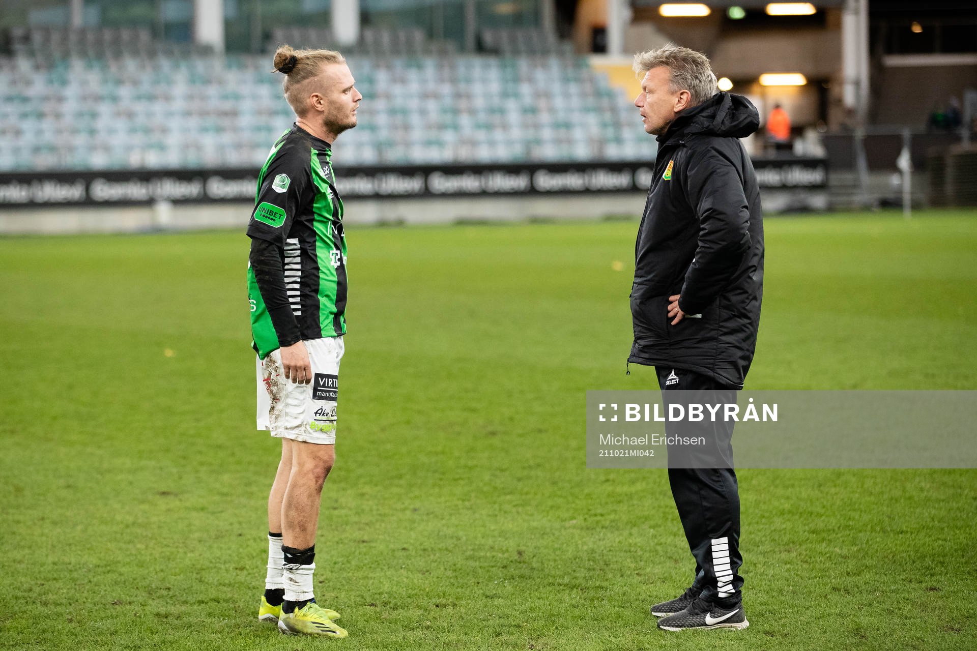 GAIS Jonas Lindberg och assisterande tränare Jörgen Ericson efter fotbollsmatchen i Superettan mellan GAIS och AFC Eskilstuna den 21 oktober 2021 i Göteborg.
